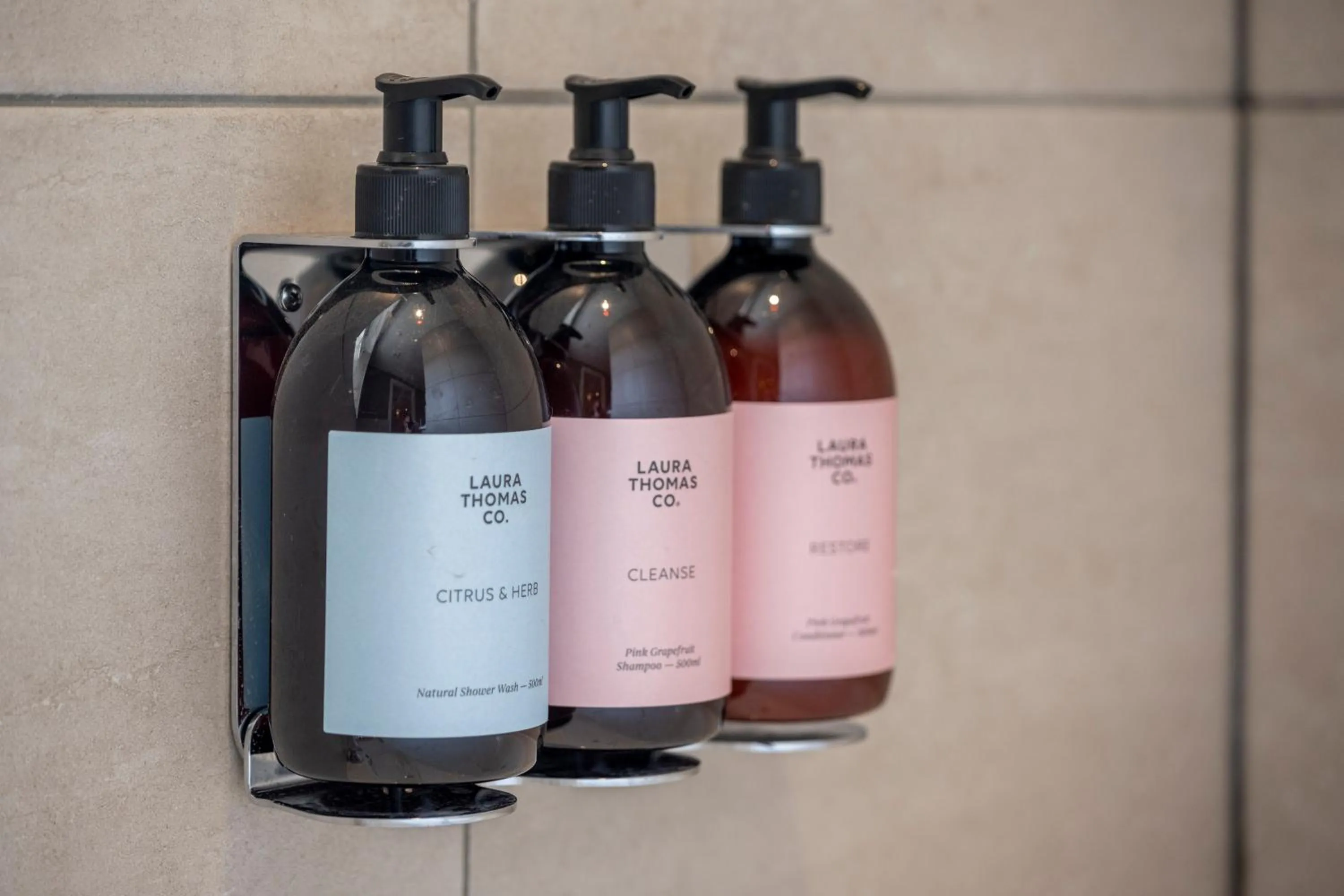 Property building in Cross Keys Inn Ettrickbridge