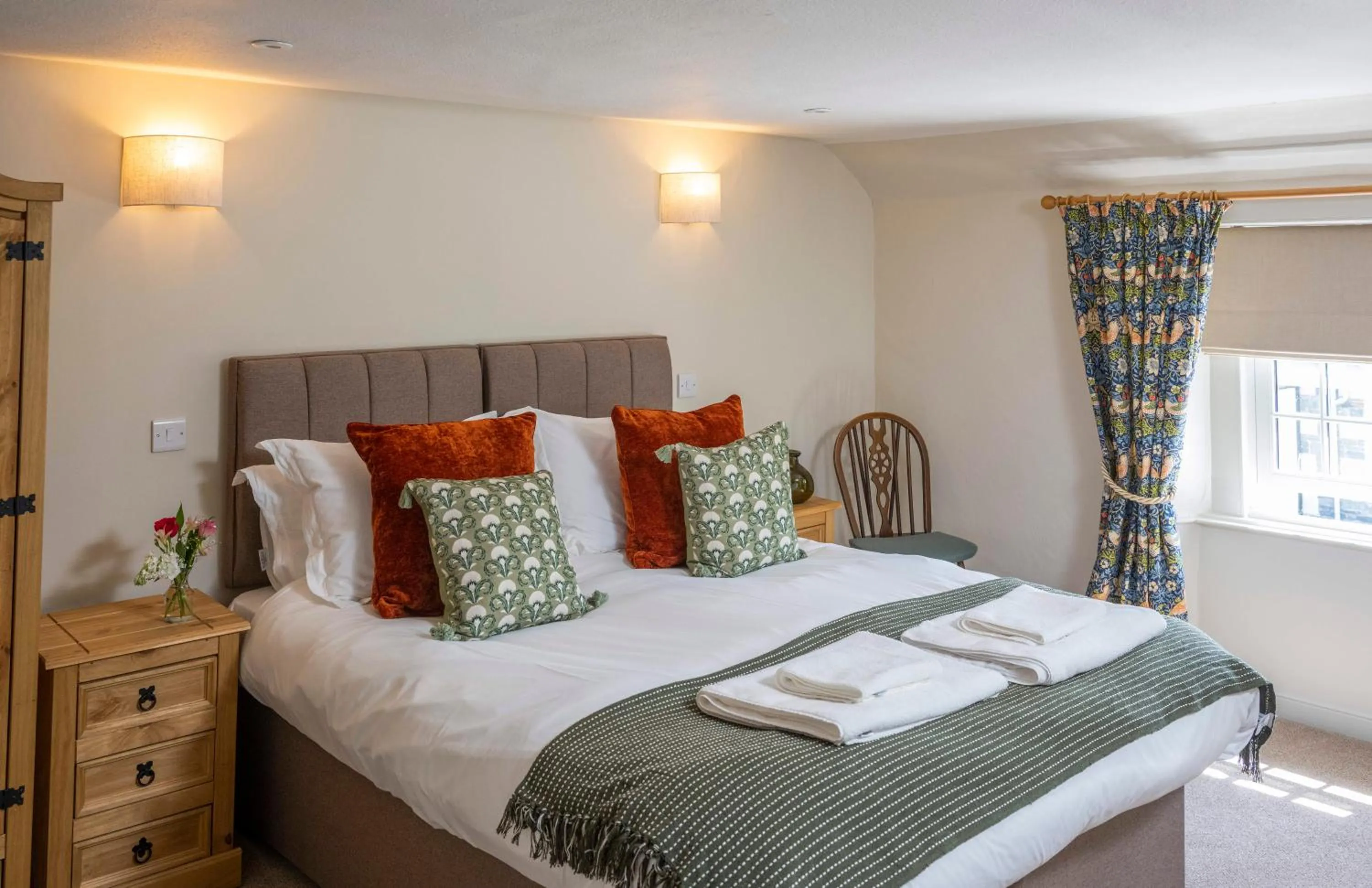 Bed in Cross Keys Inn Ettrickbridge