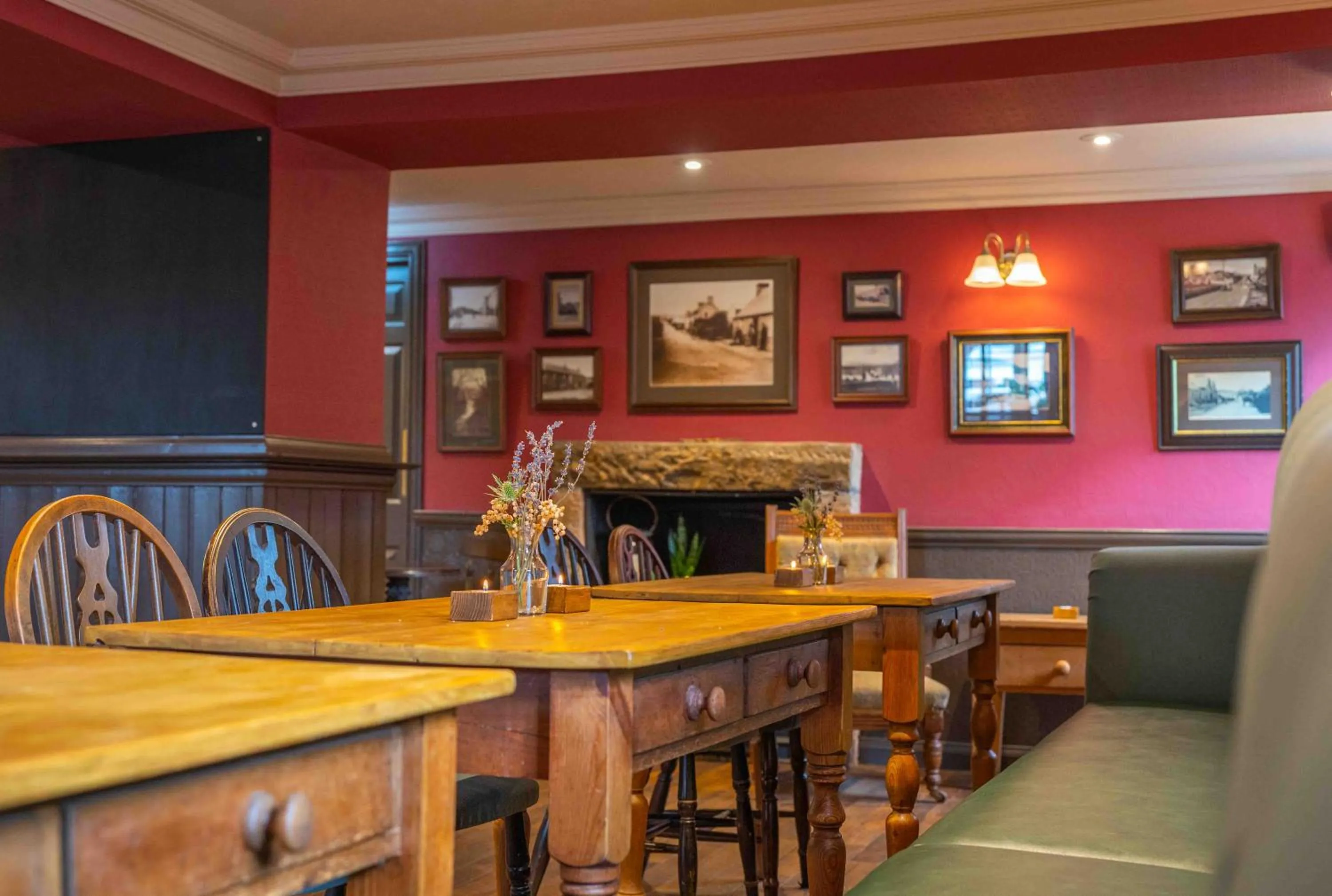 Restaurant/places to eat in Cross Keys Inn Ettrickbridge