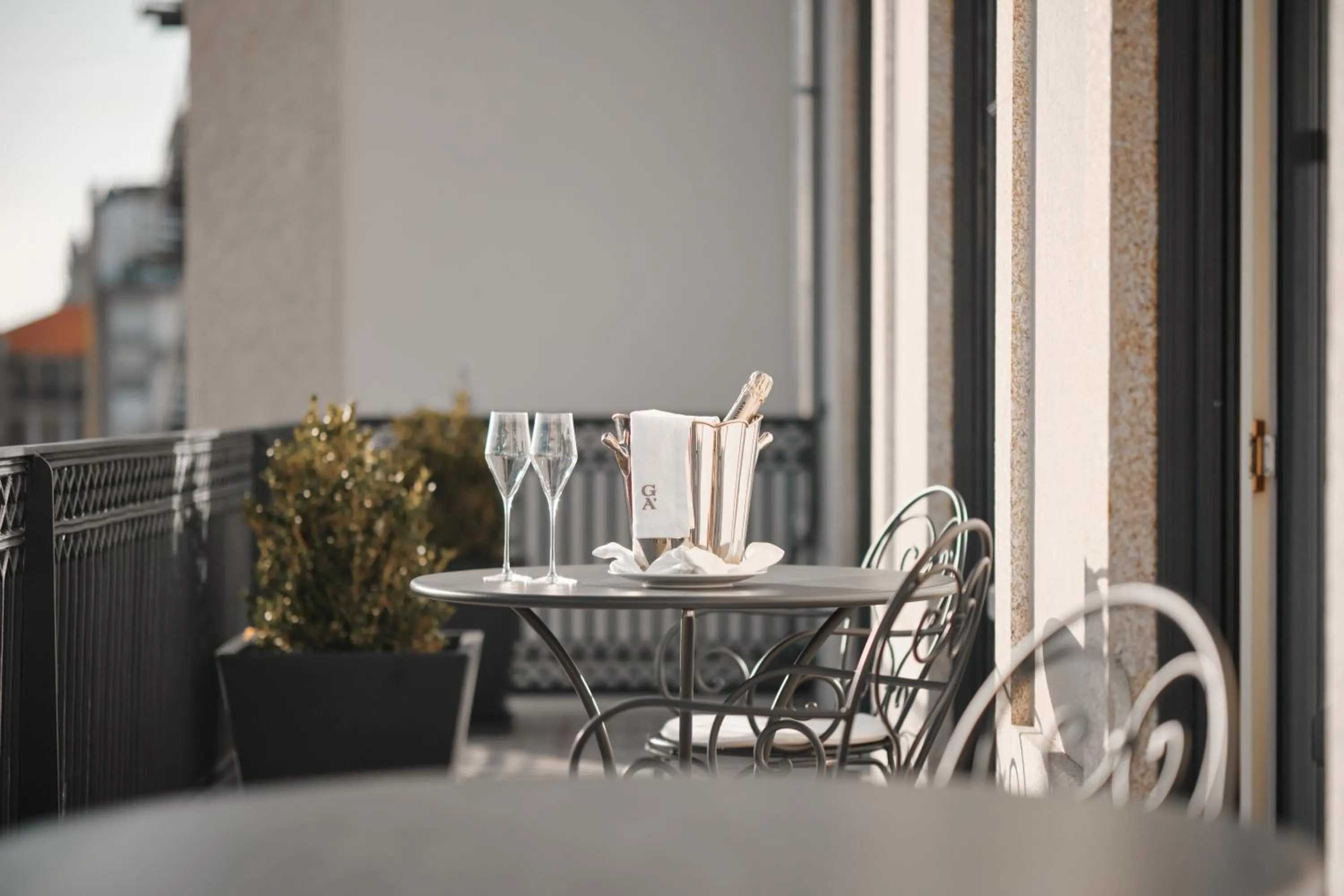 Day in GA Palace Hotel & Spa, a XIXth-Century Villa