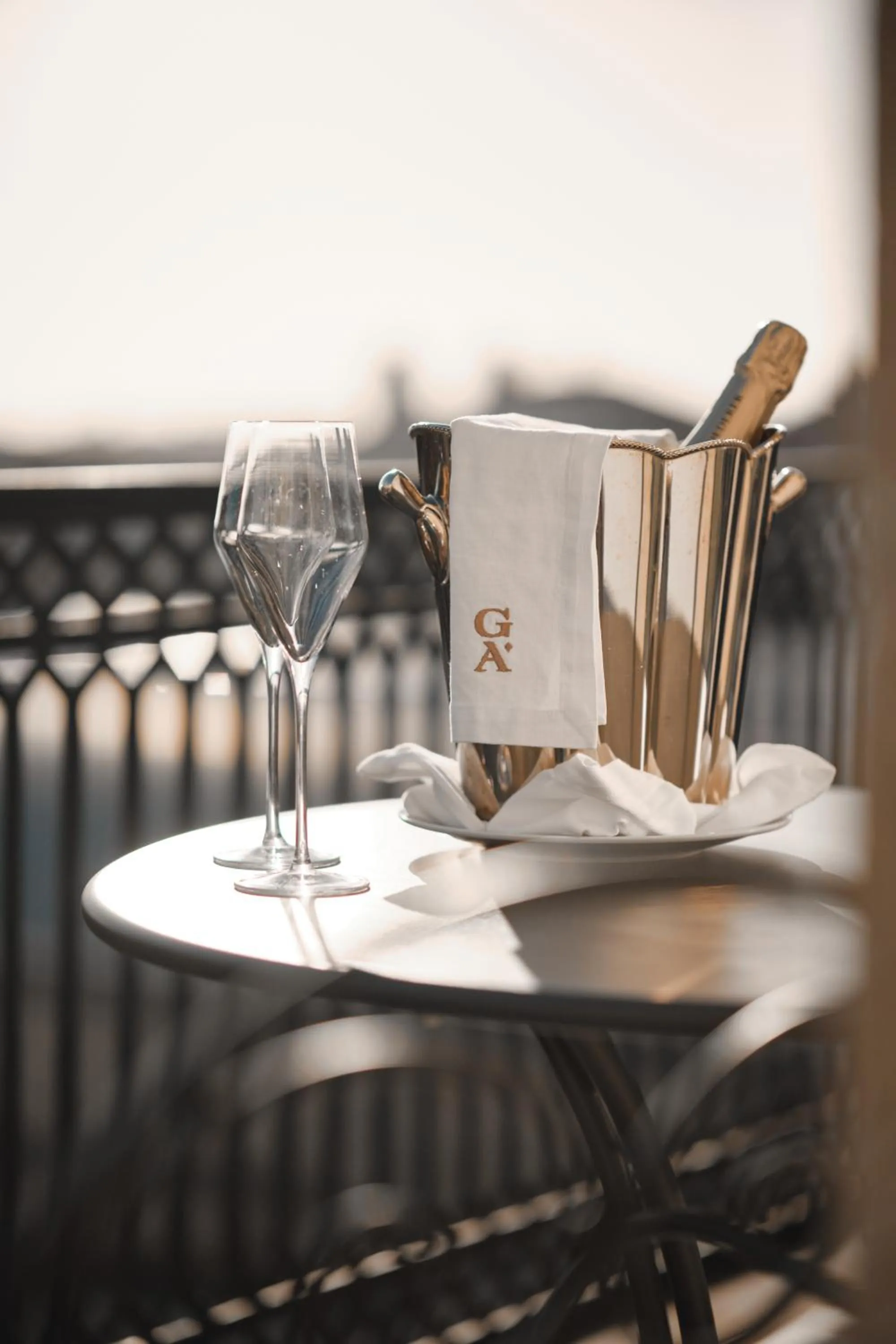 Drinks in GA Palace Hotel & Spa, a XIXth-Century Villa