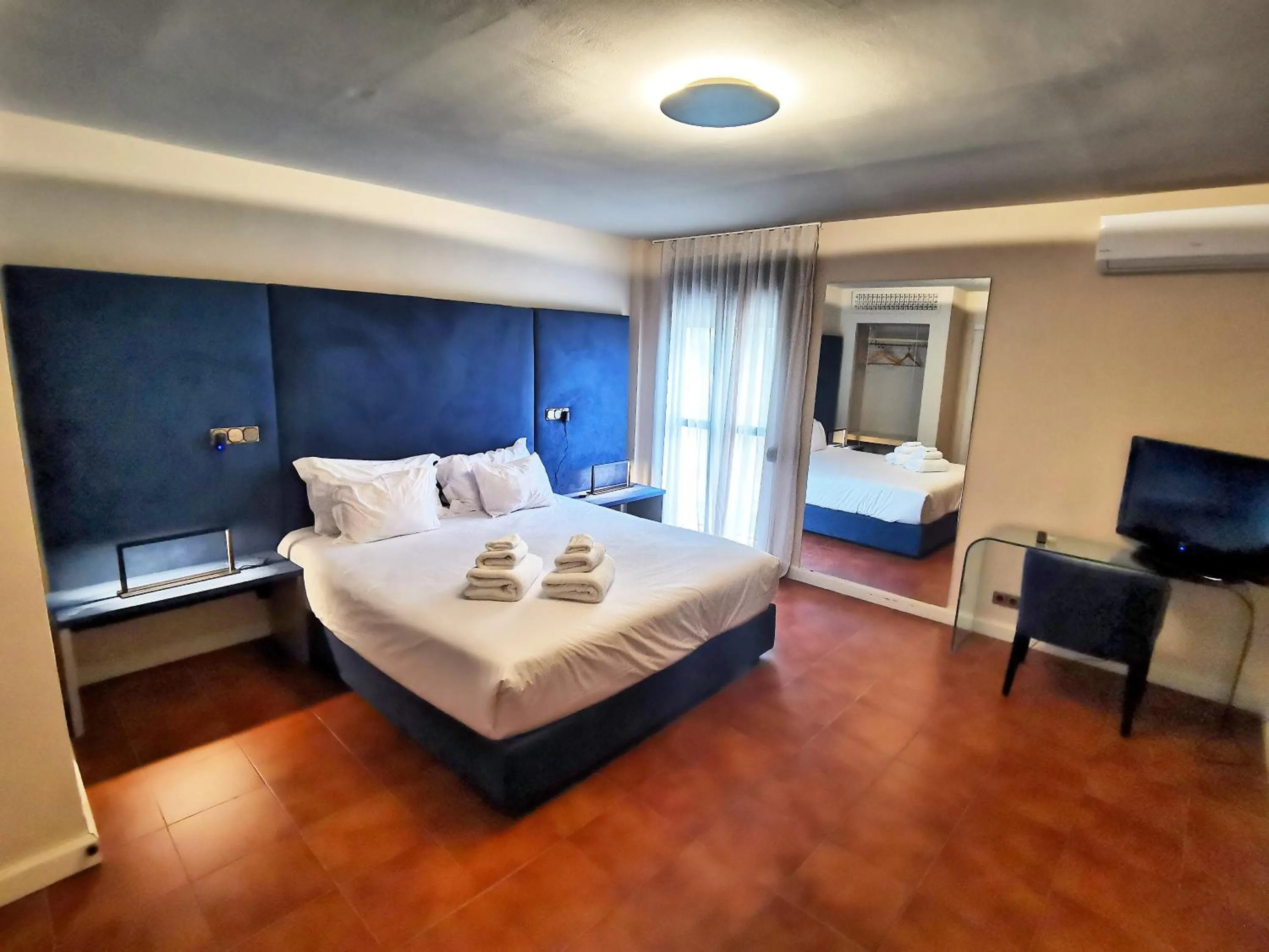 Bedroom, Bed in Hotel Ronda Valley