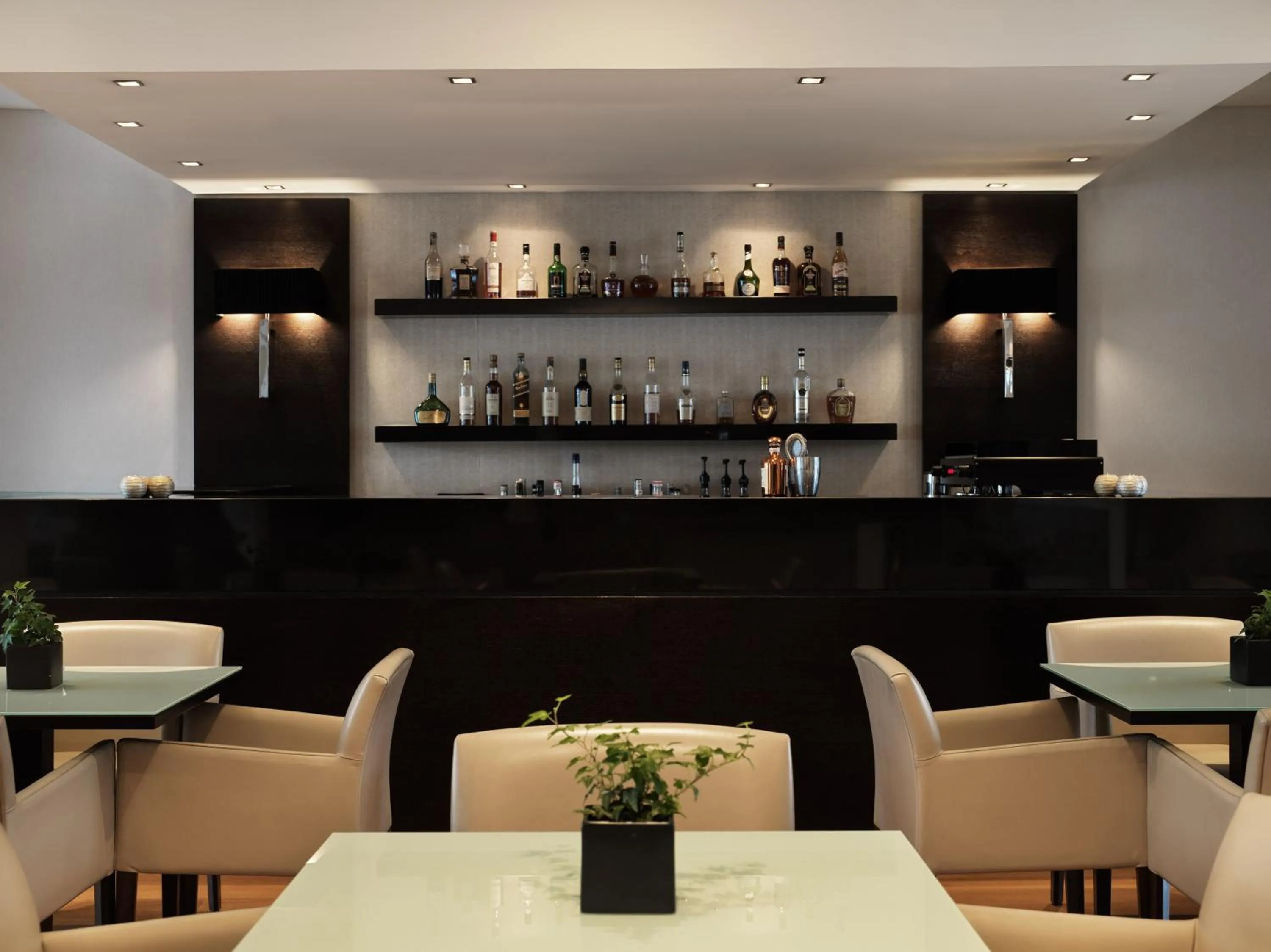 Restaurant/places to eat in Galaxy Iraklio Hotel