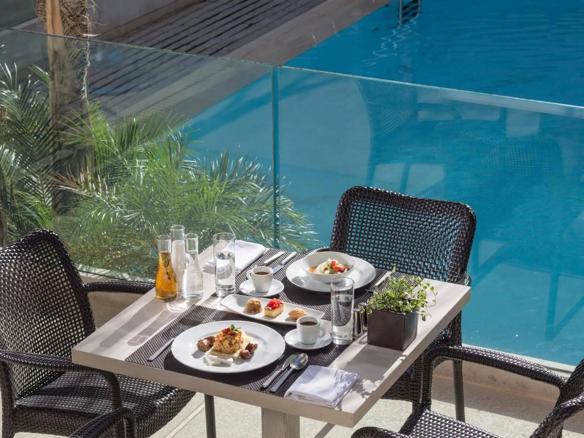 Restaurant/places to eat in Galaxy Iraklio Hotel