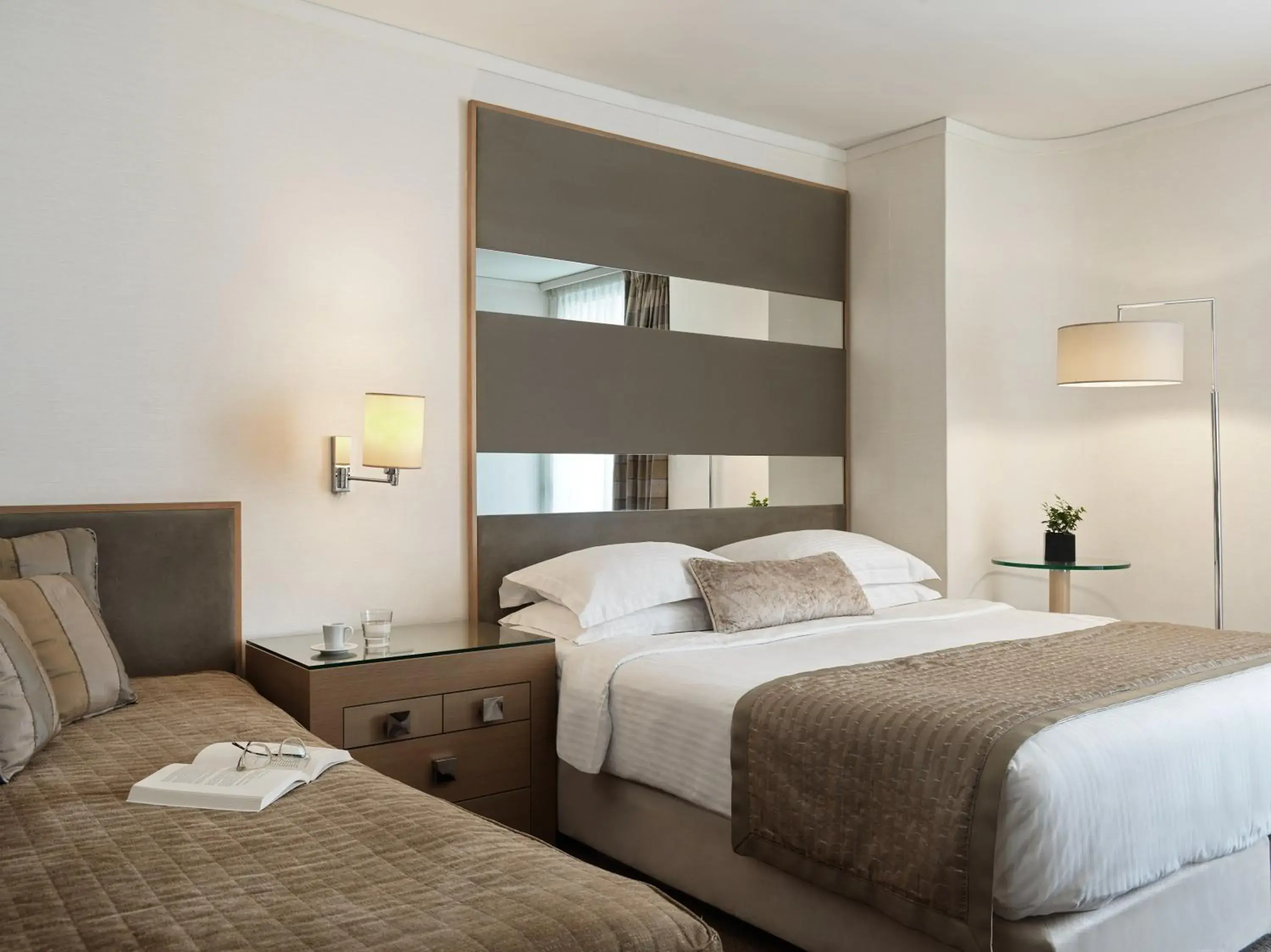 Superior Triple Room with Pool View in Galaxy Iraklio Hotel Superior Triple Room with Pool View in Galaxy Iraklio Hotel