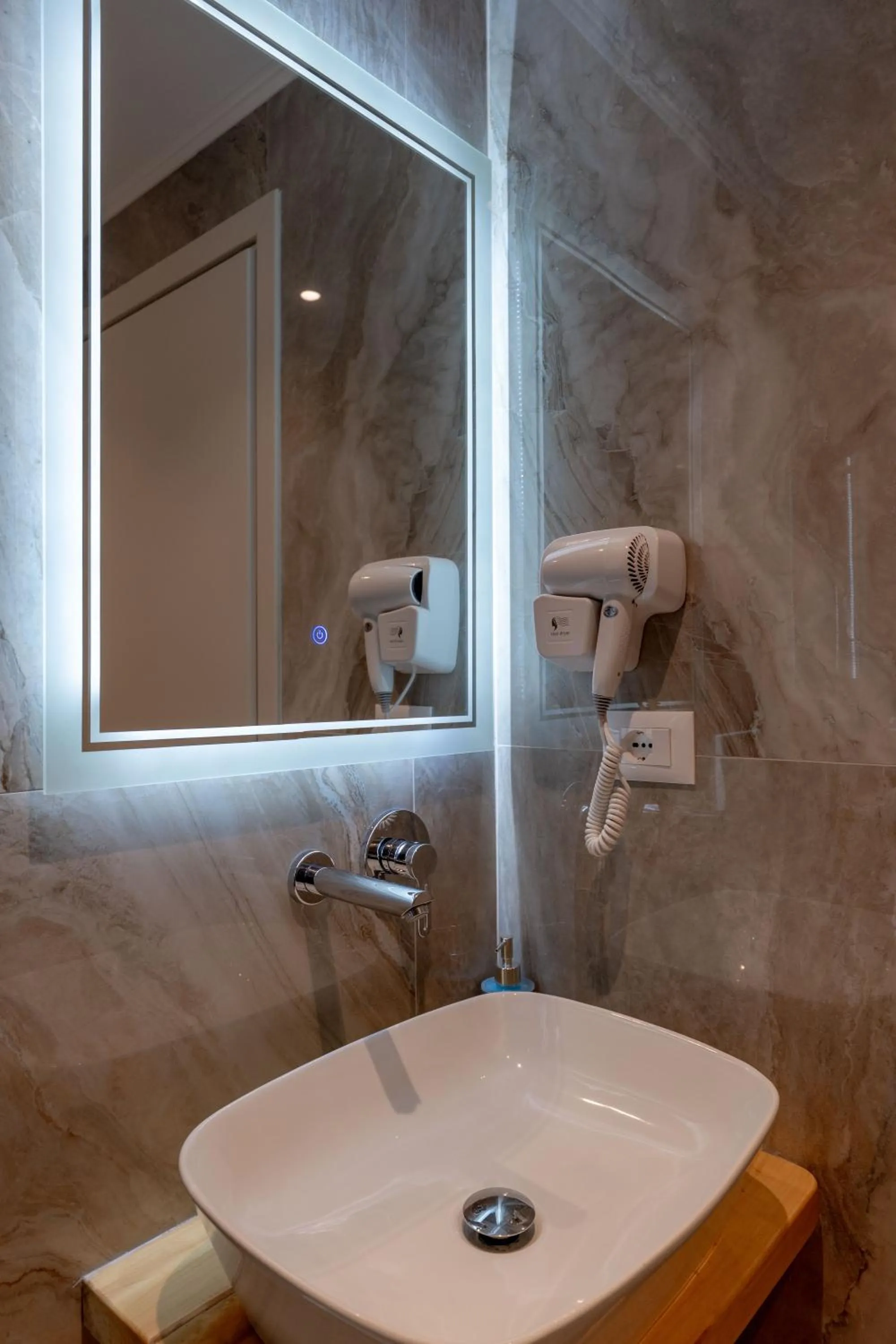 Bathroom in Monel Hotel