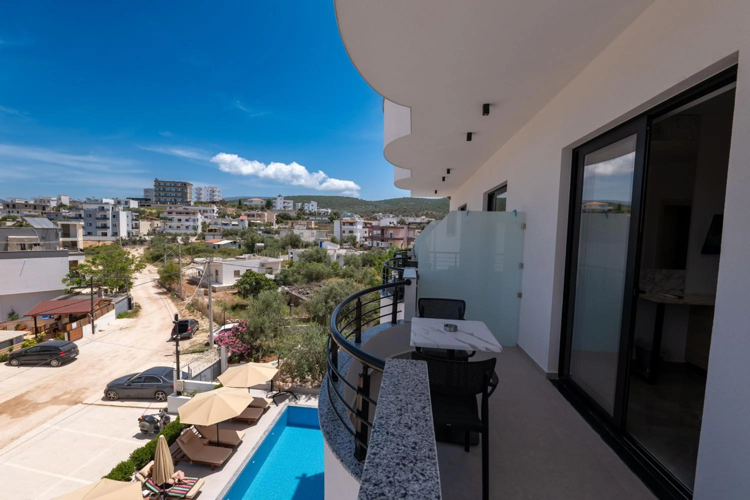 Balcony/Terrace in Monel Hotel