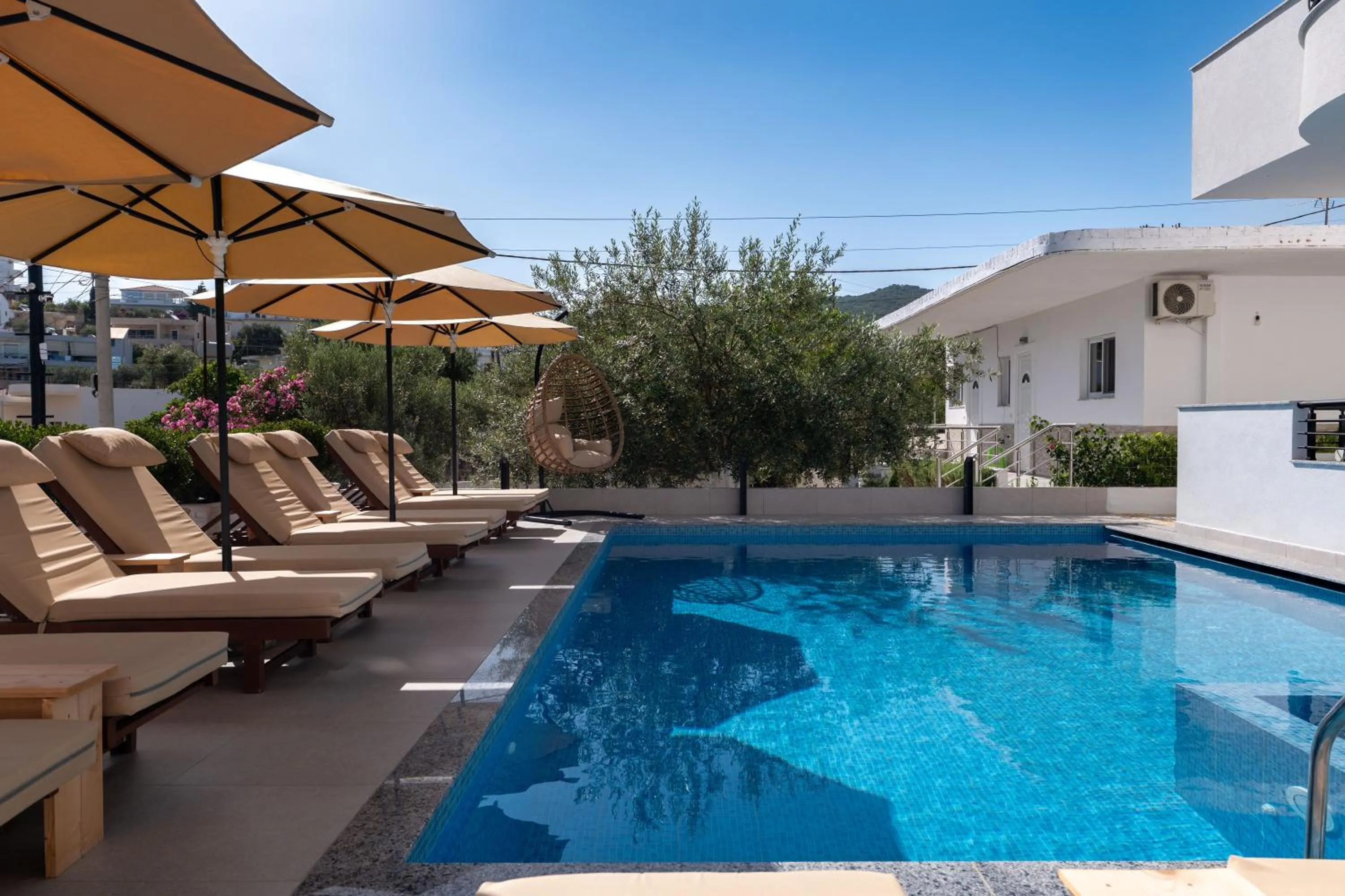 Swimming pool in Monel Hotel