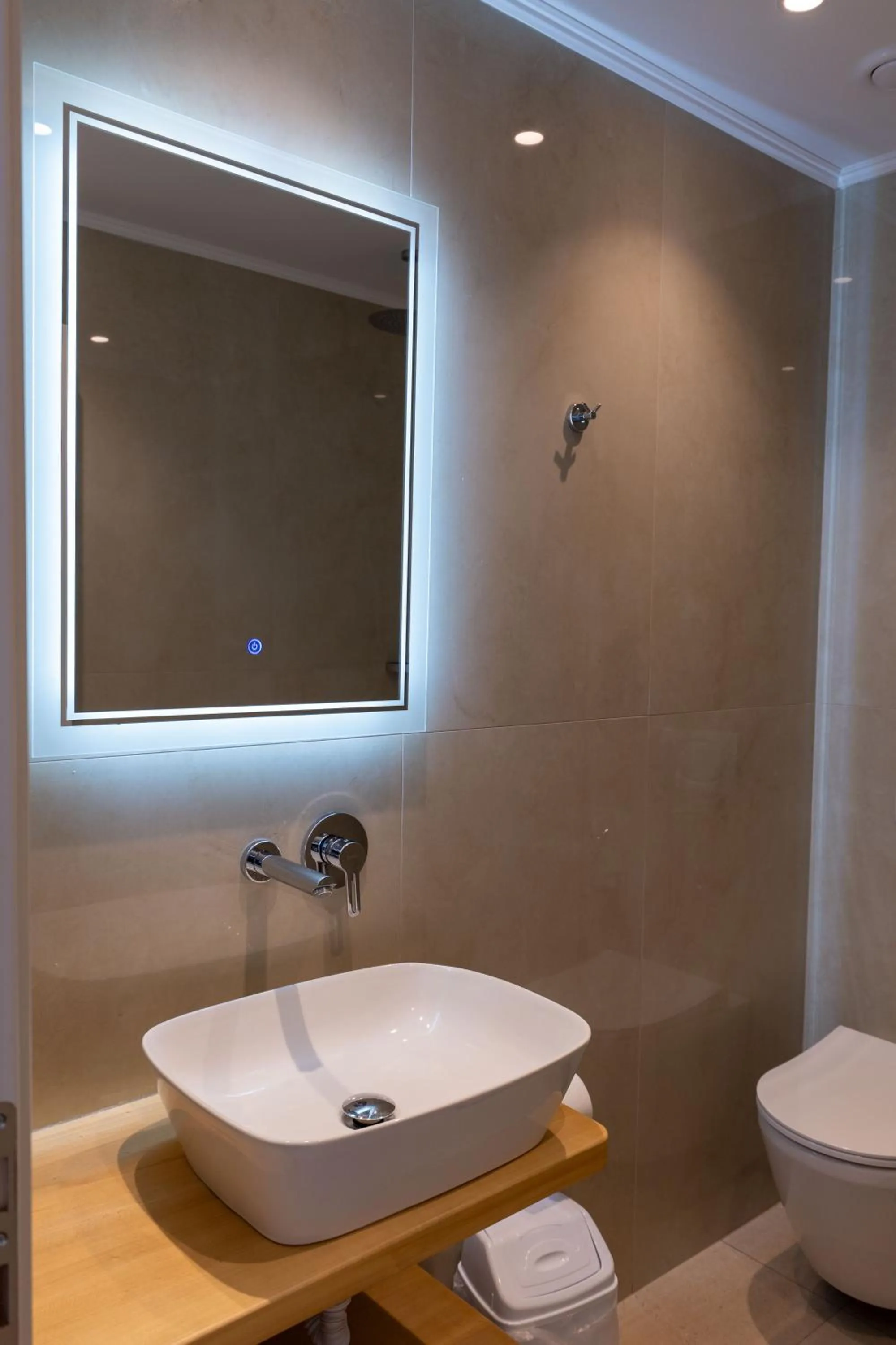 Bathroom in Monel Hotel