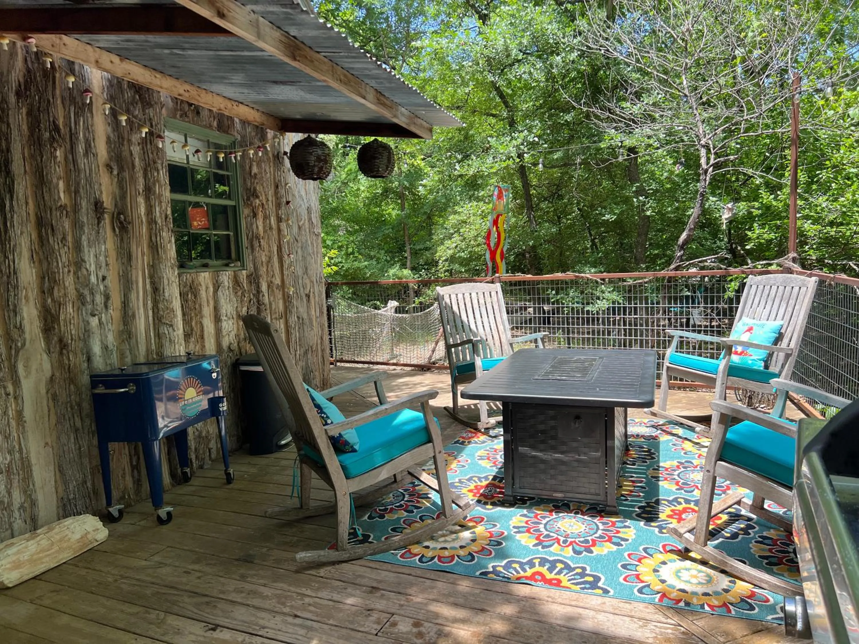 Hobbit Treehouse with waterfall on the Brazos River! 350 acres! Tubing! Petting zoo!