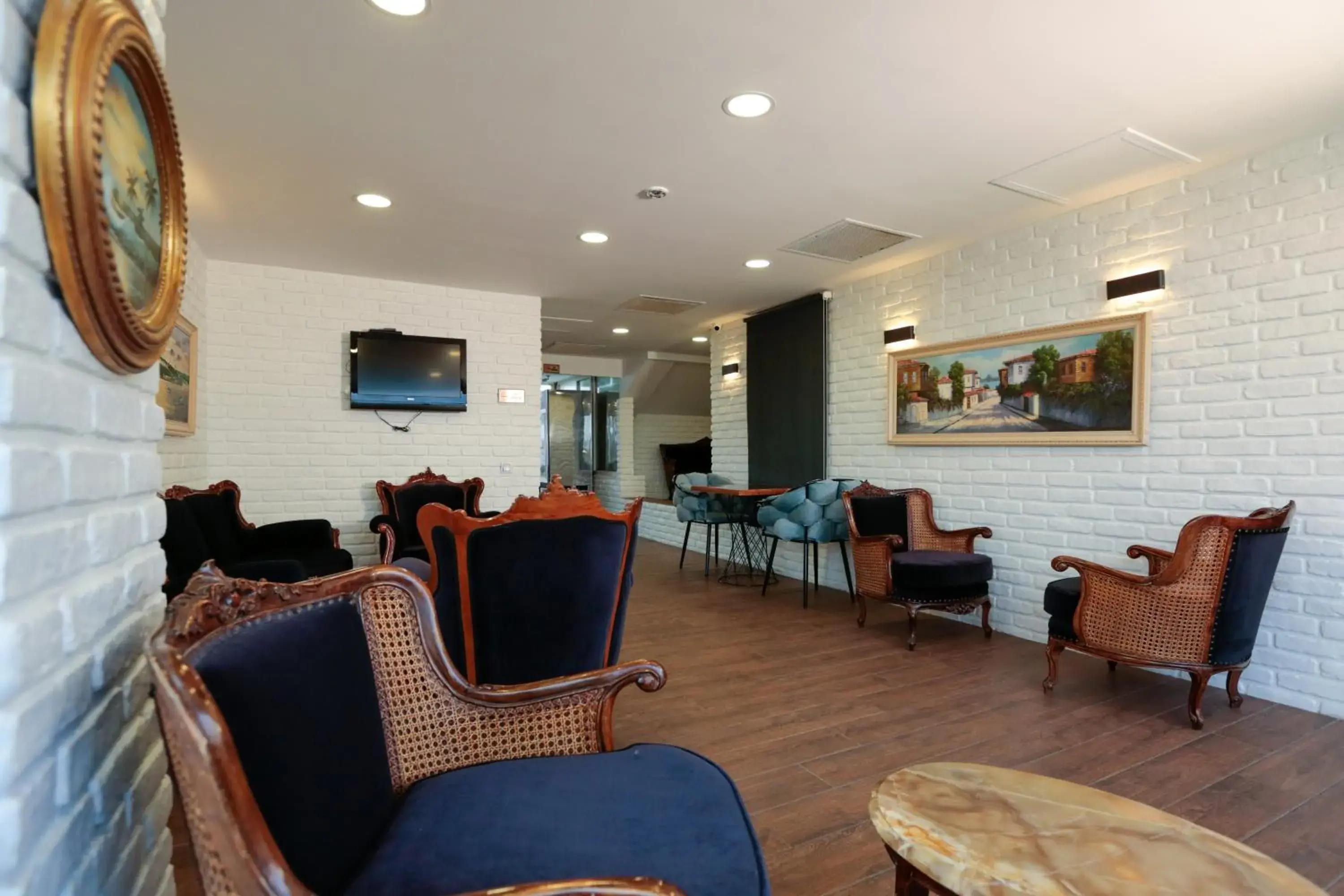 Restaurant/places to eat in Nova City Hotel Restaurant/places to eat in Nova City Hotel