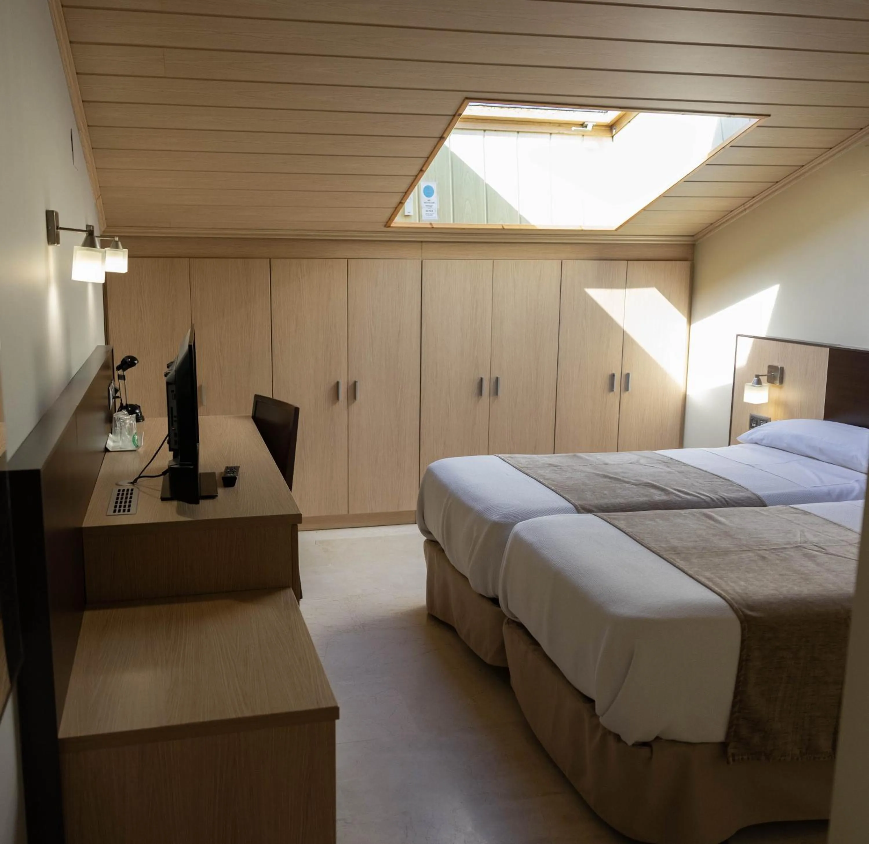 Bedroom, Bed in Hotel Flamingo