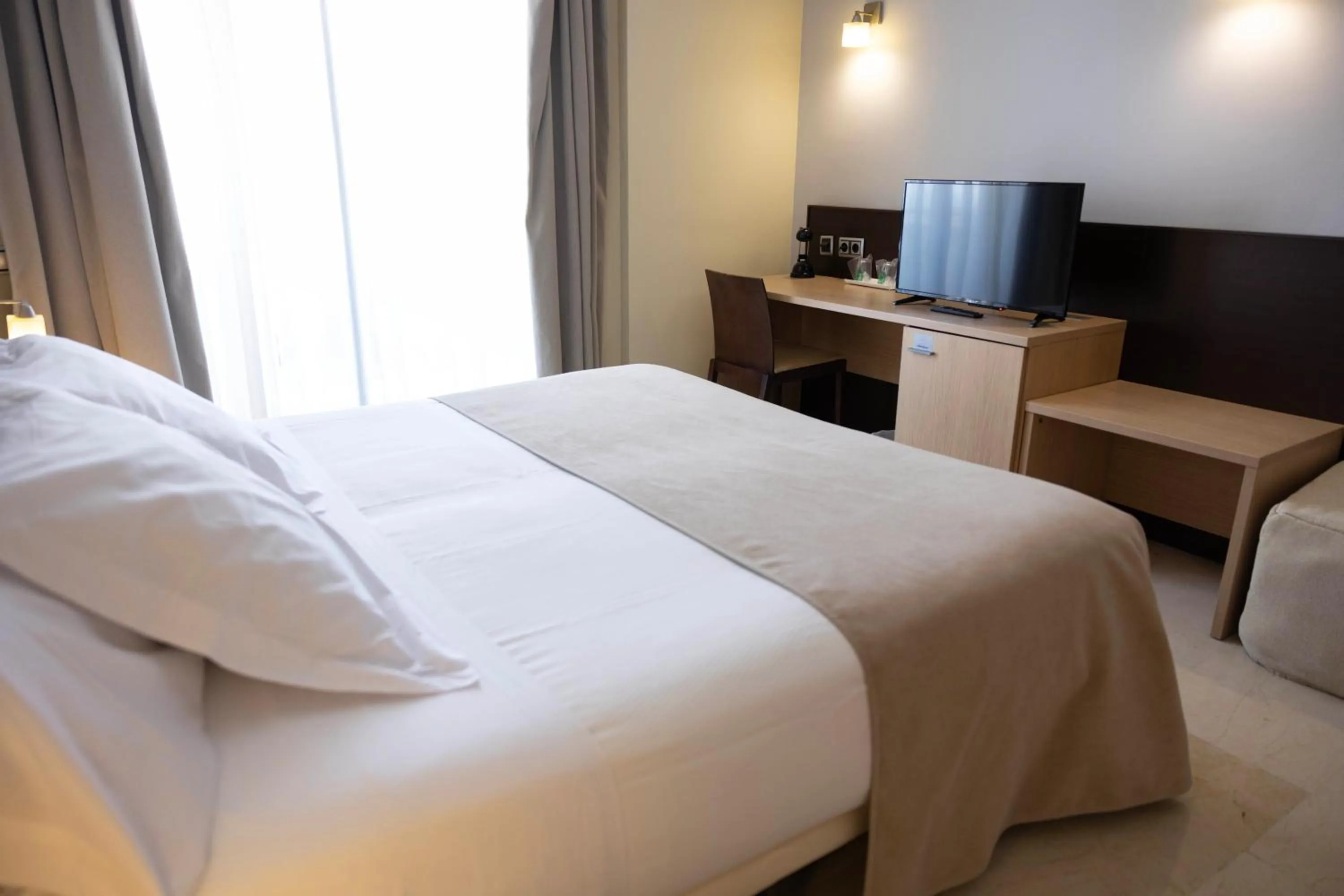 Bedroom, Bed in Hotel Flamingo