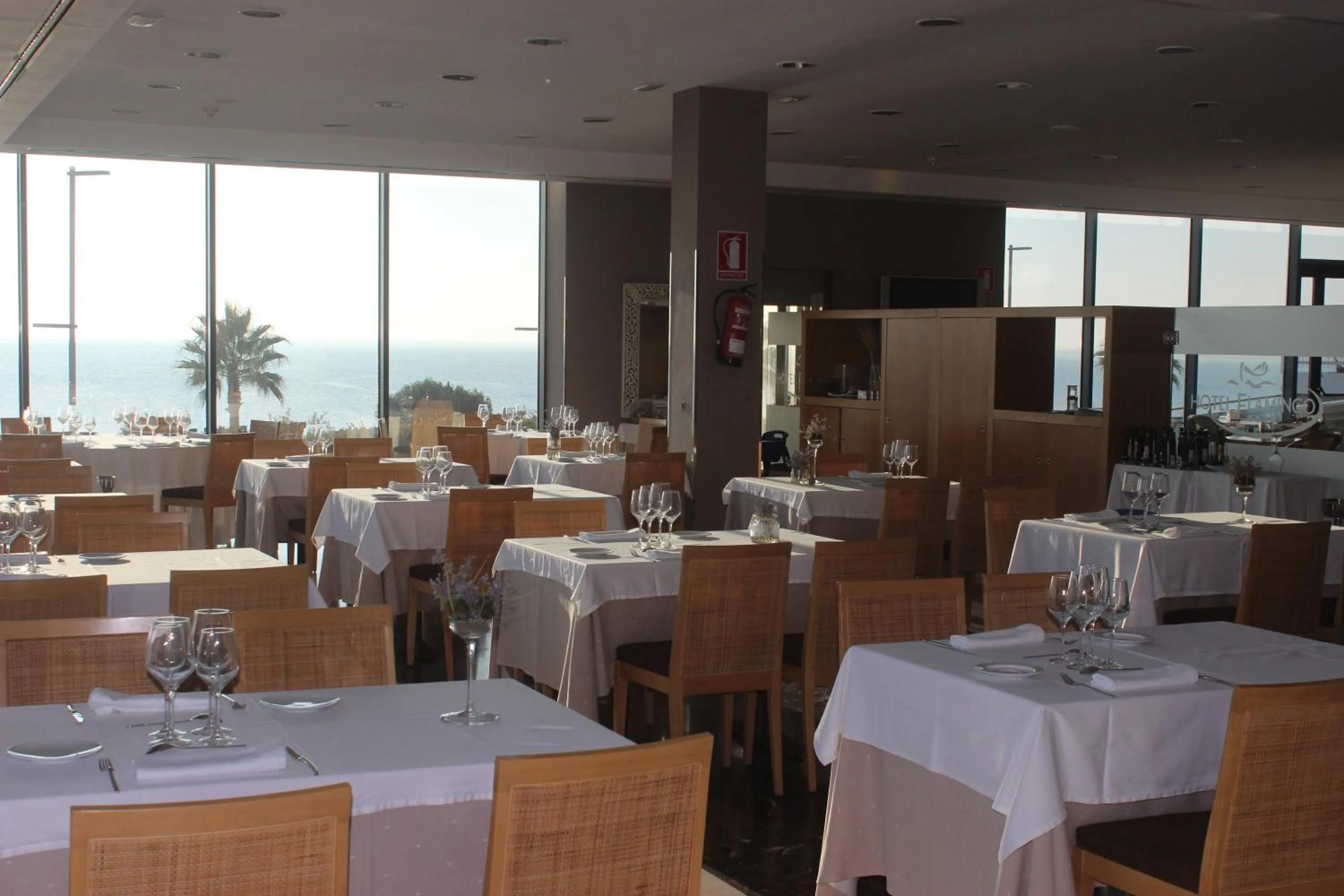 Restaurant/places to eat in Hotel Flamingo