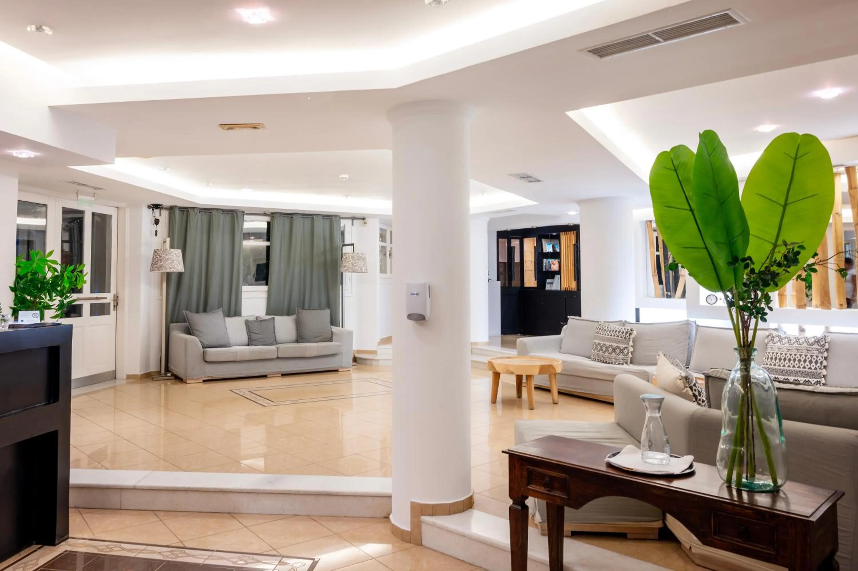 Lobby or reception in Orizontes Hotel Santorini