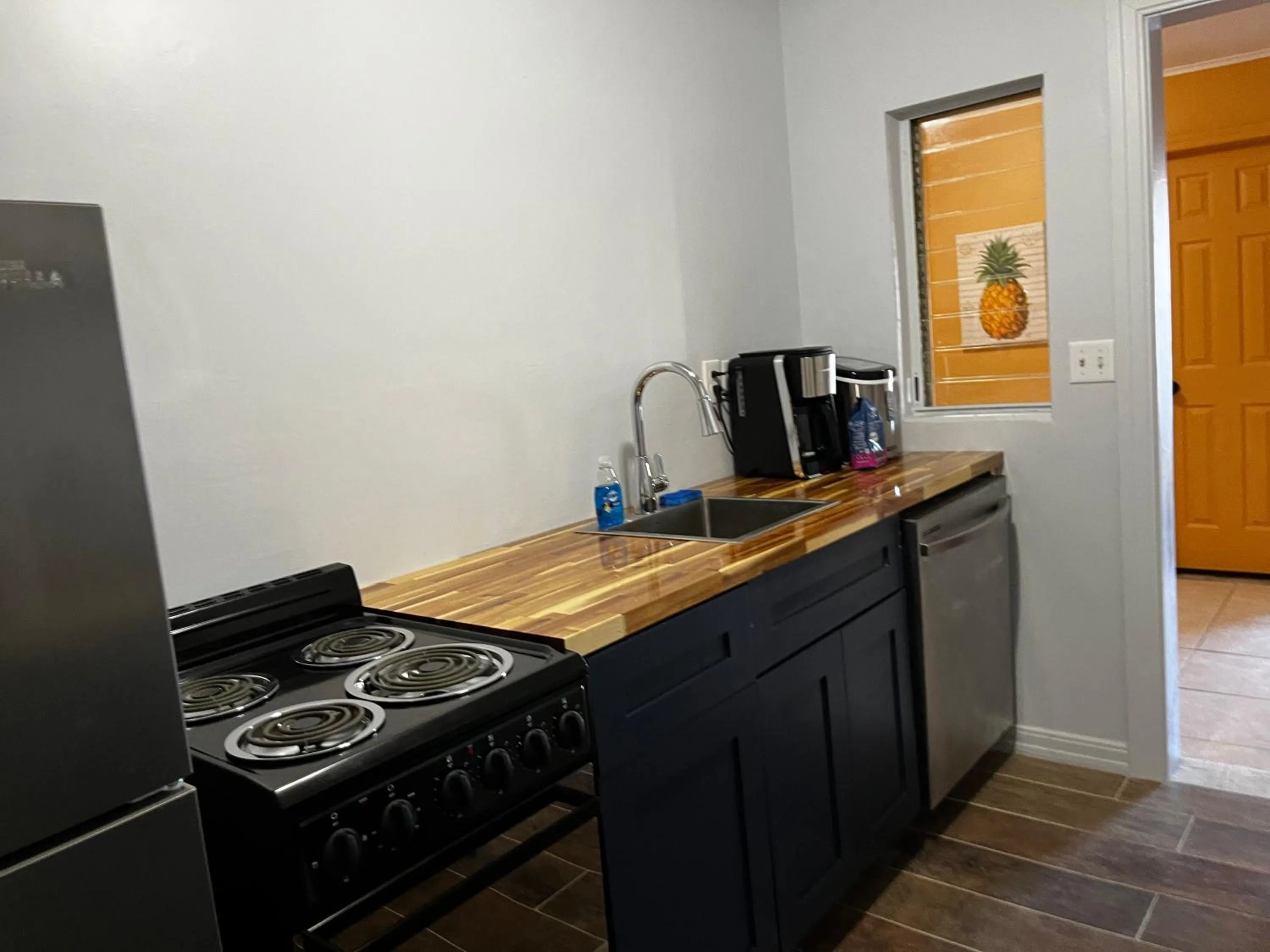 Kitchen or kitchenette in Park View East
