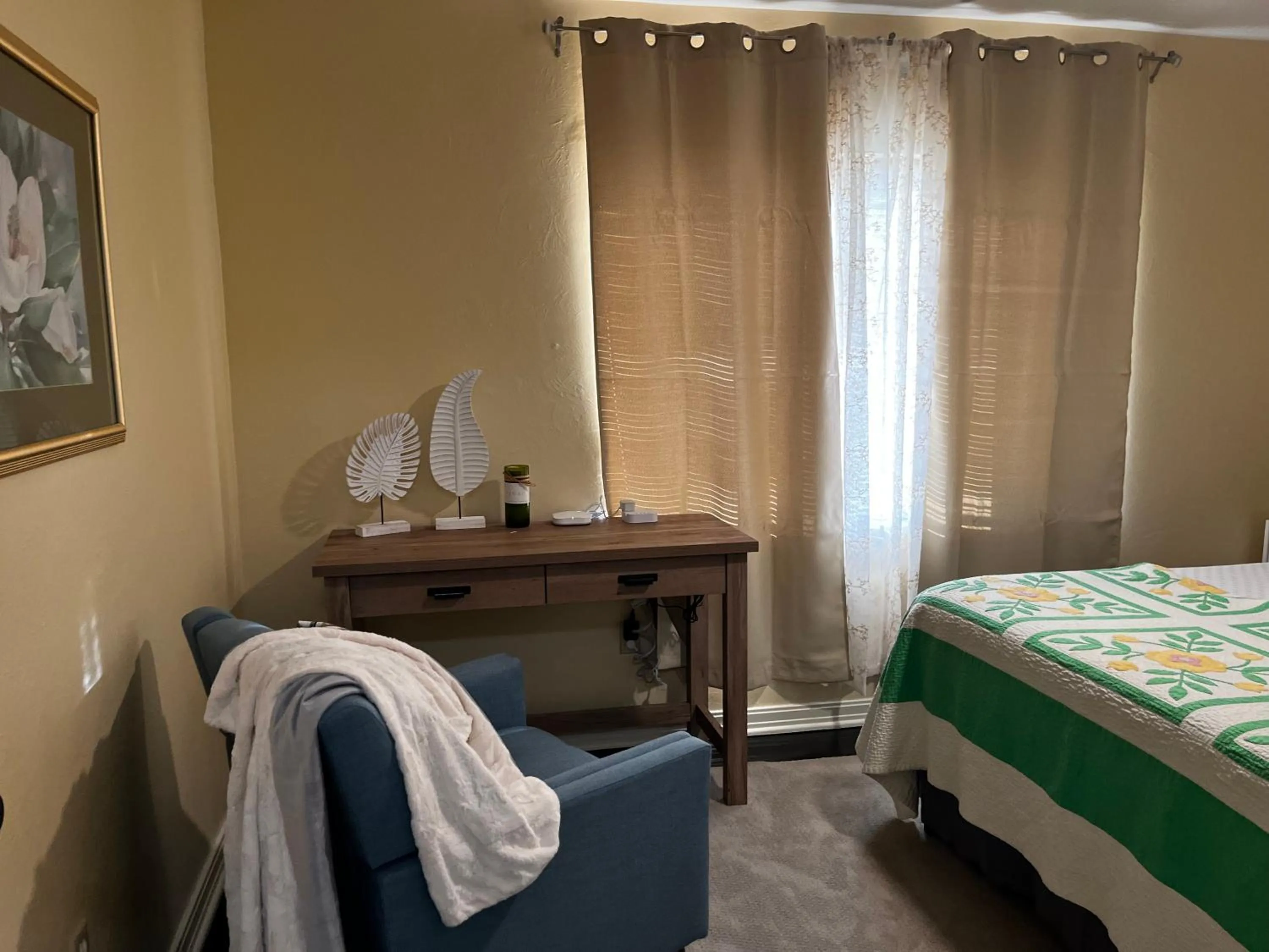 Bedroom, Bed in Park View East