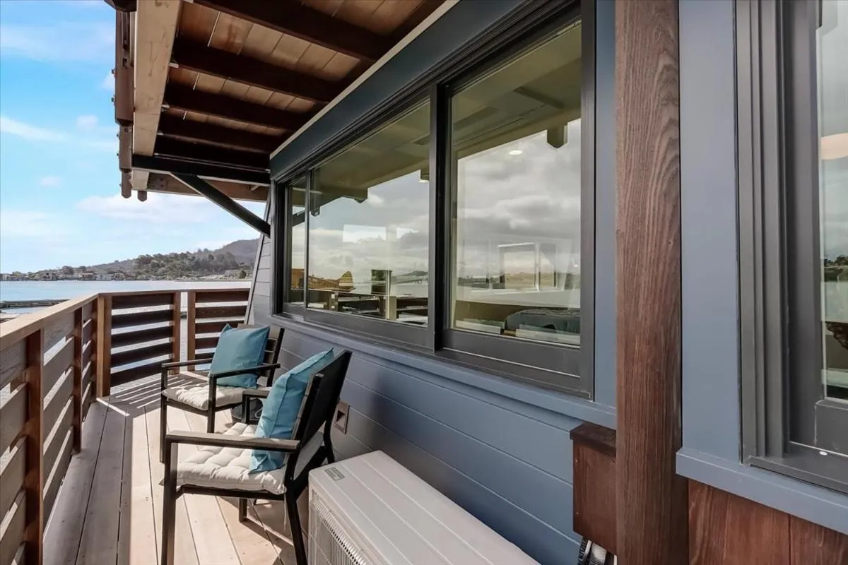 Balcony/Terrace in Floating Condos of Commodore 11