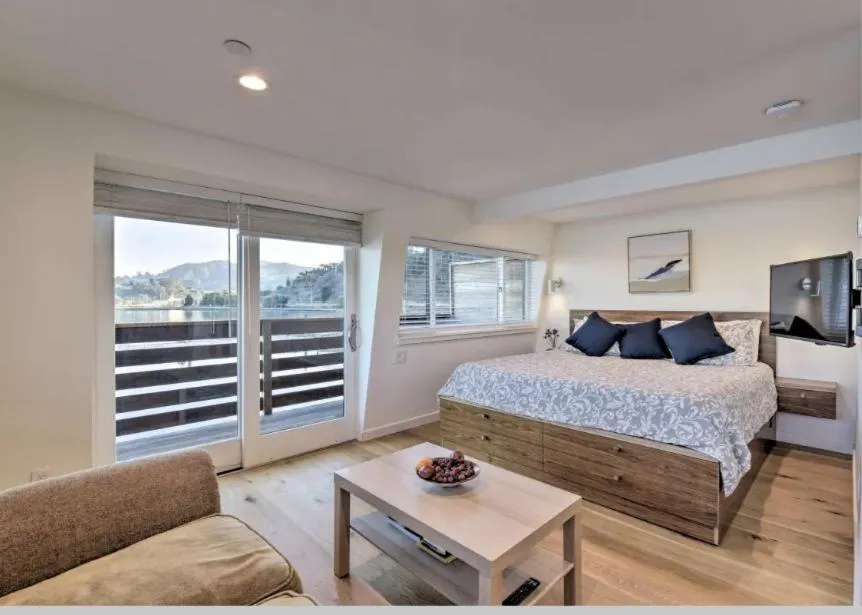 Bed in Floating Condos of Commodore 11