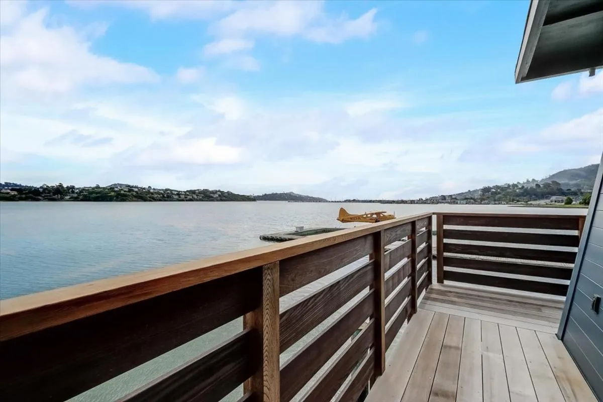 Balcony/Terrace in Floating Condos of Commodore 11
