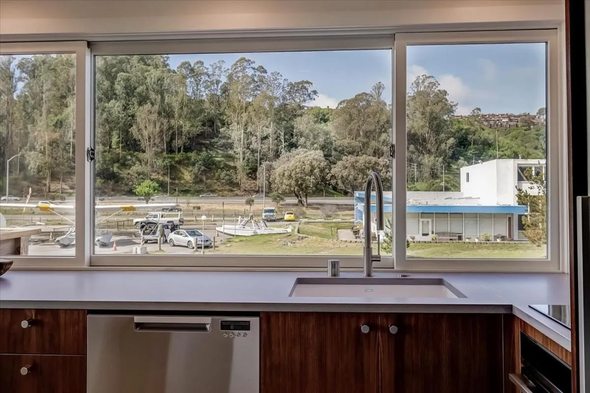 Kitchen or kitchenette in Floating Condos of Commodore 11