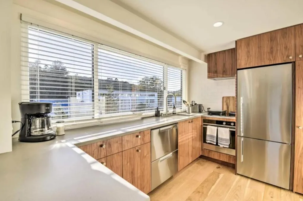 Floating Condos of Commodore 11