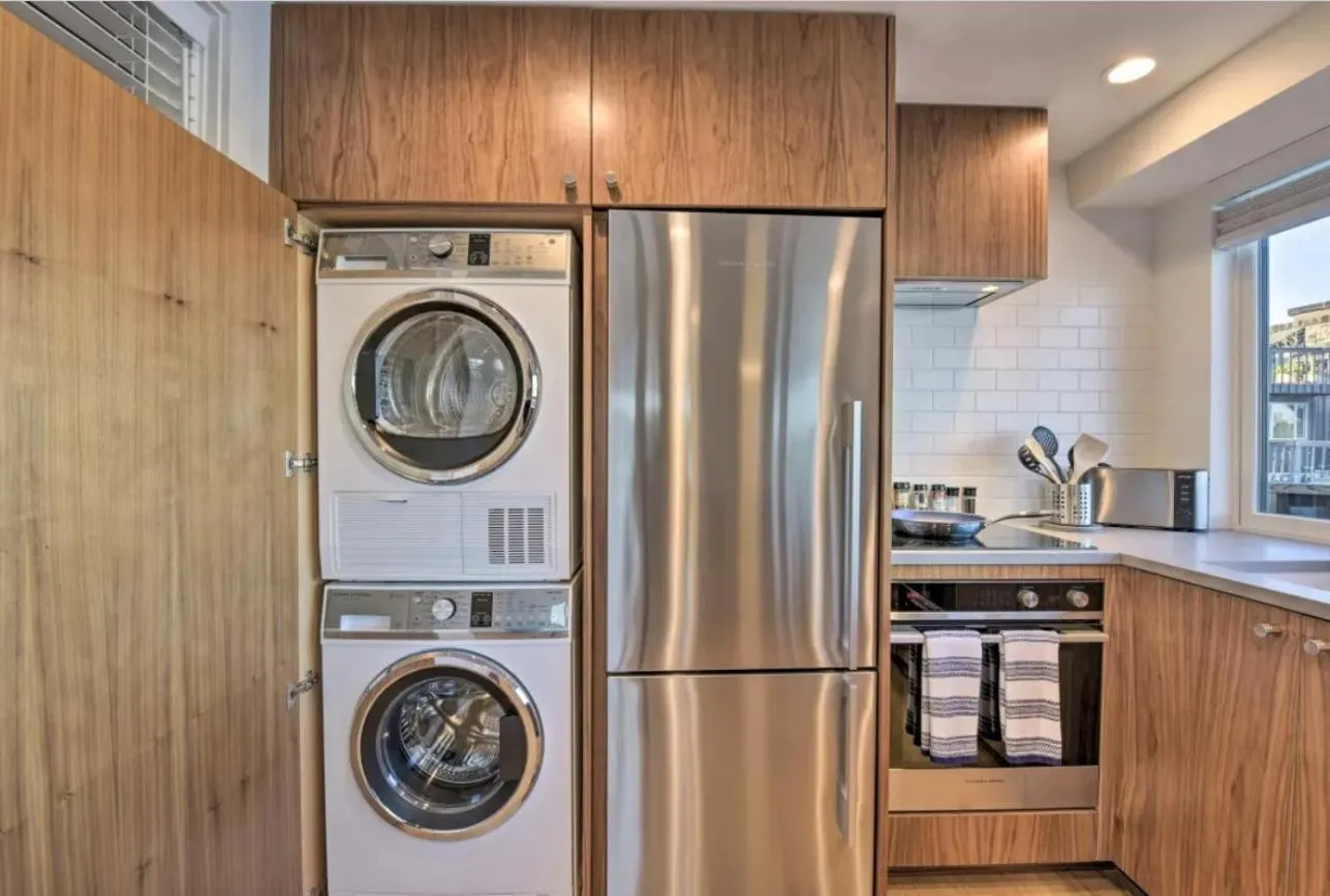 Floating Condos of Commodore 11