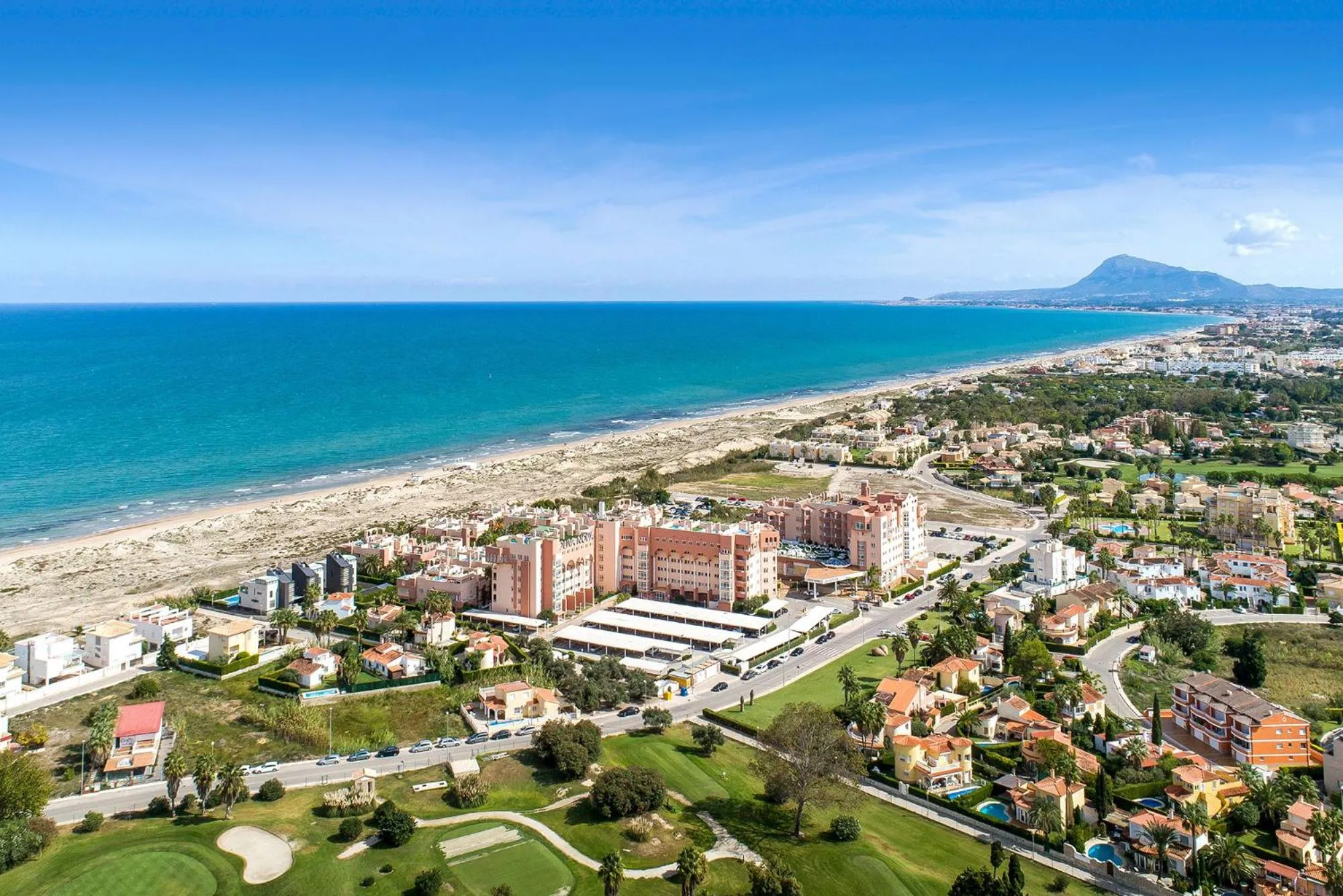 Property building in Oliva Nova Beach & Golf Hotel