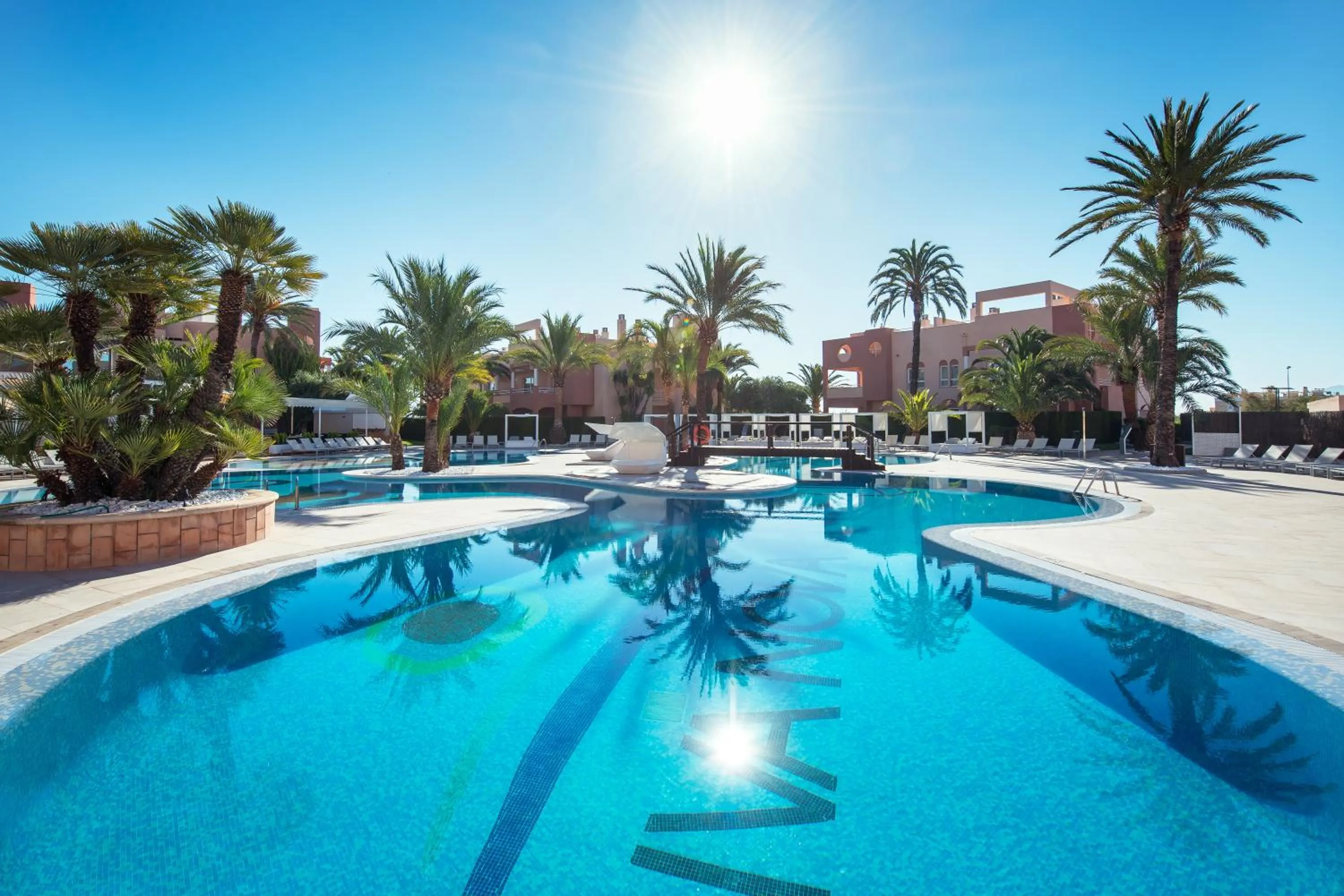 Swimming pool in Oliva Nova Beach & Golf Hotel