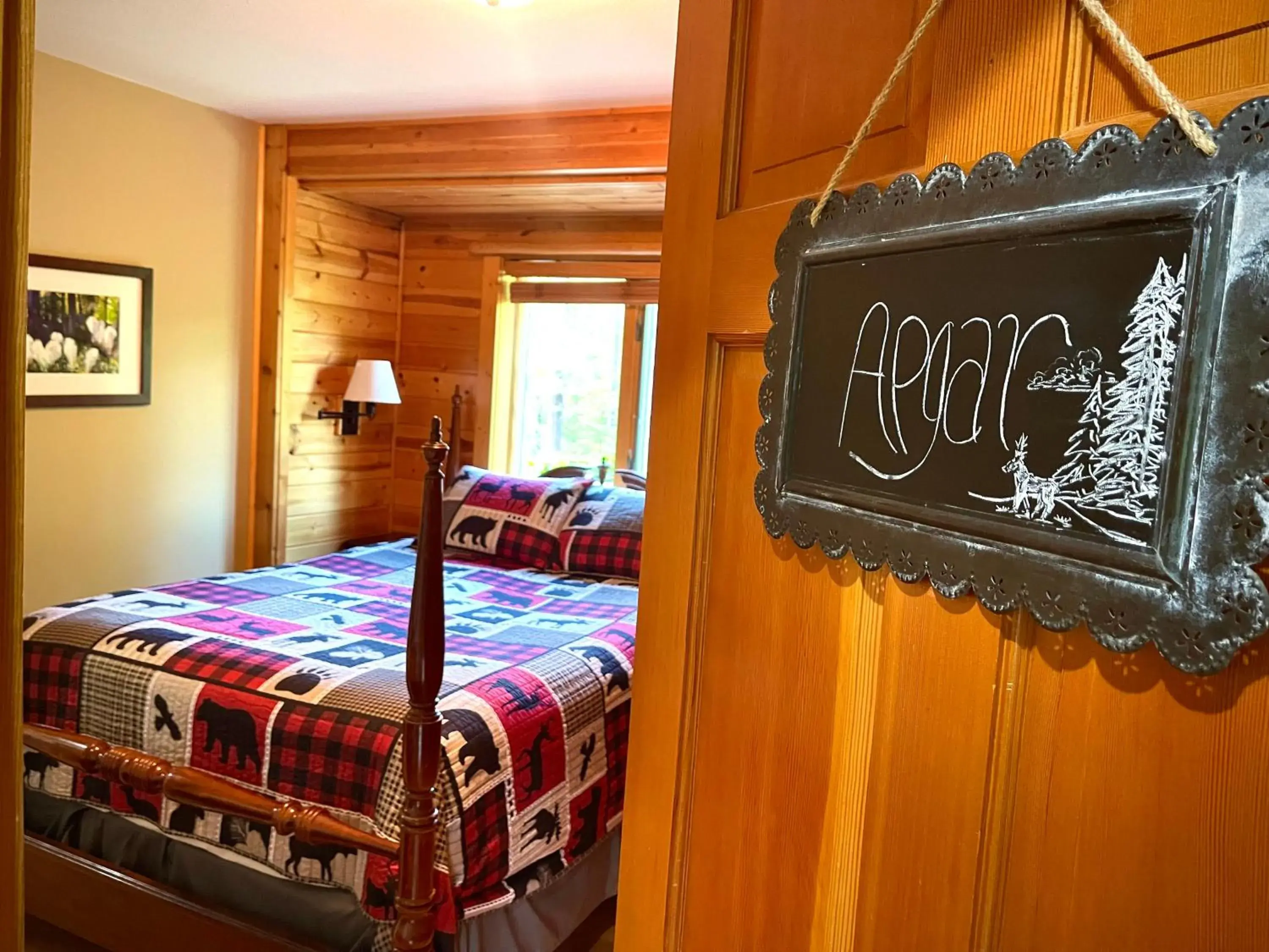 Deluxe Double Room with Bath in Moss Mountain Inn Deluxe Double Room with Bath in Moss Mountain Inn