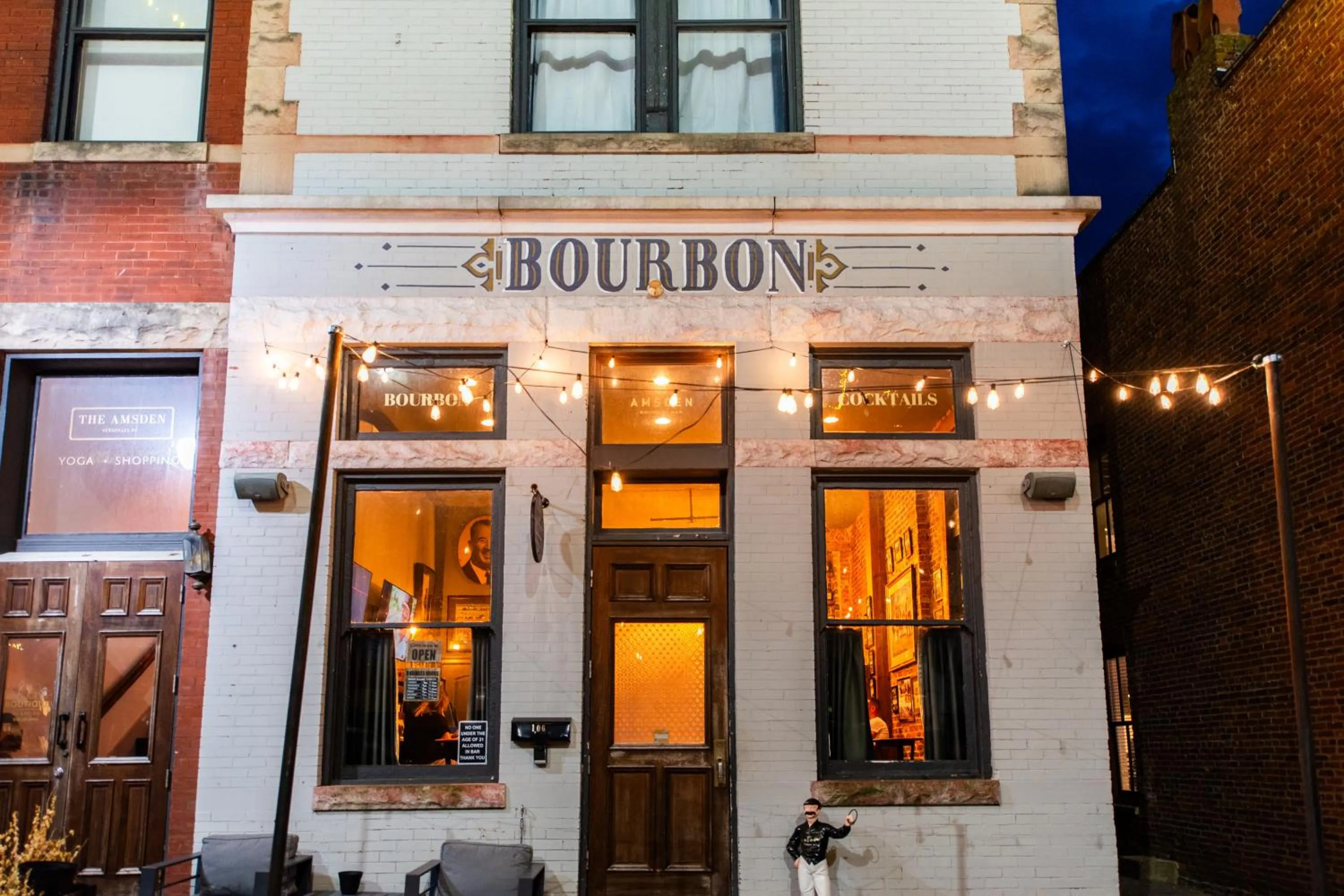 Lounge or bar in The Woodford Hotel