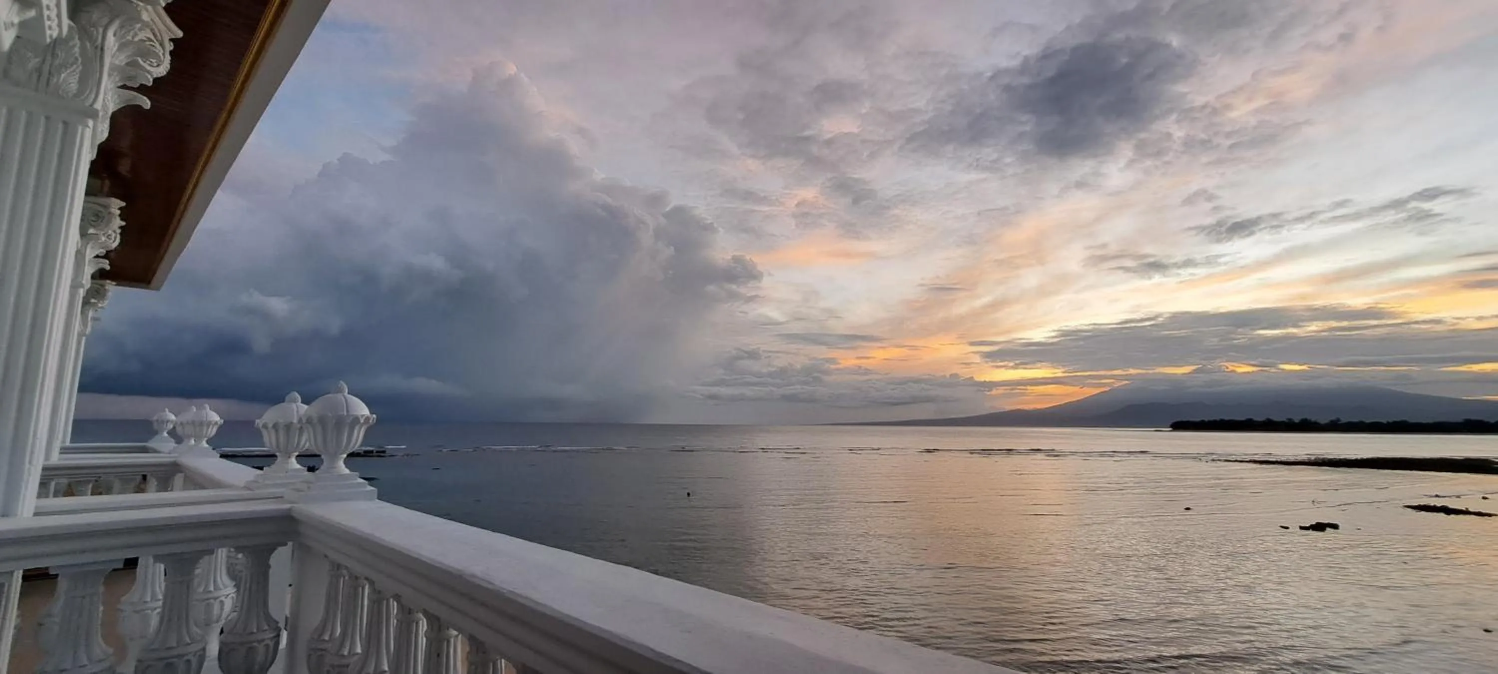 Balcony/Terrace in Gili Beachfront Suites