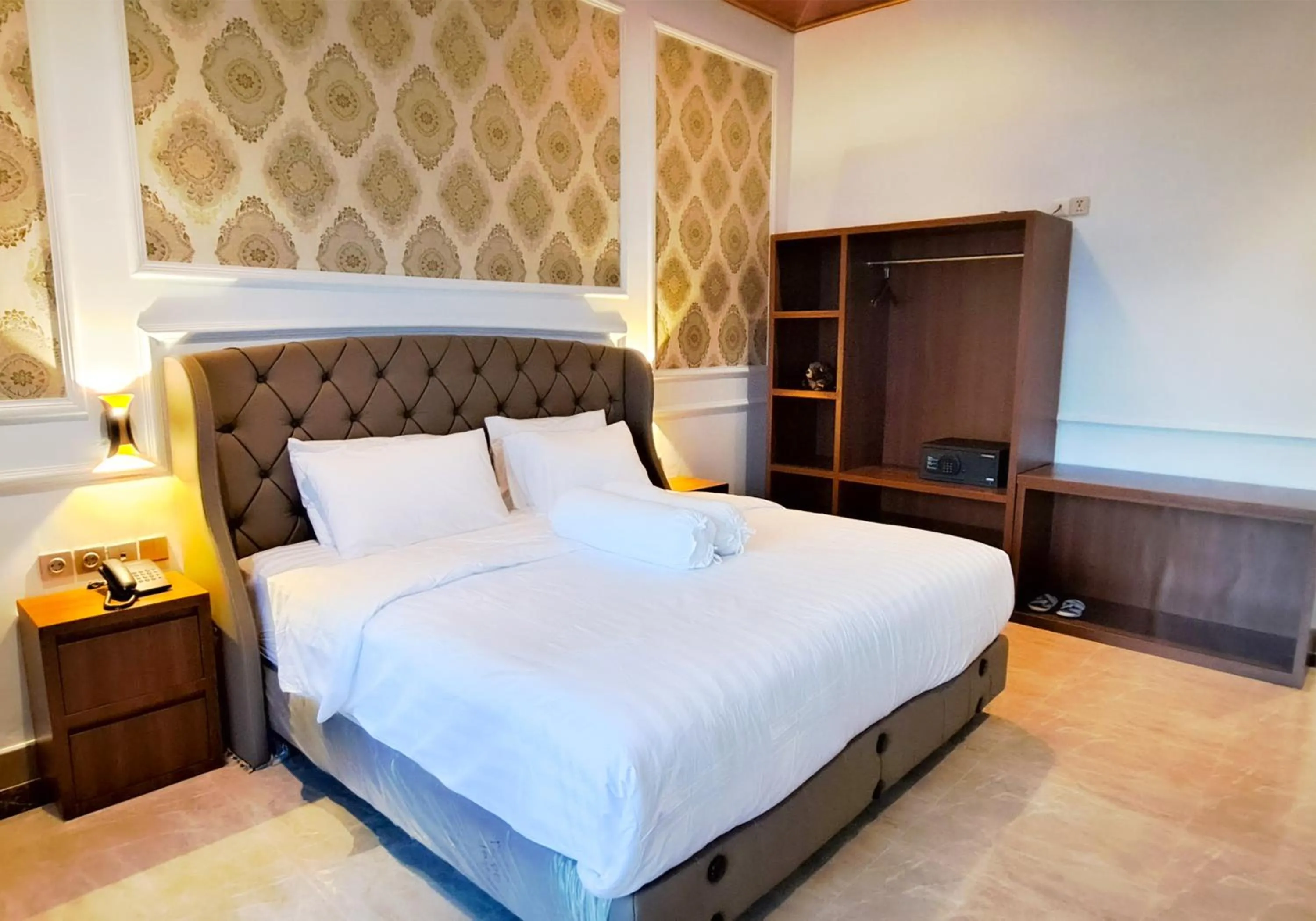 Bedroom, Bed in Gili Beachfront Suites