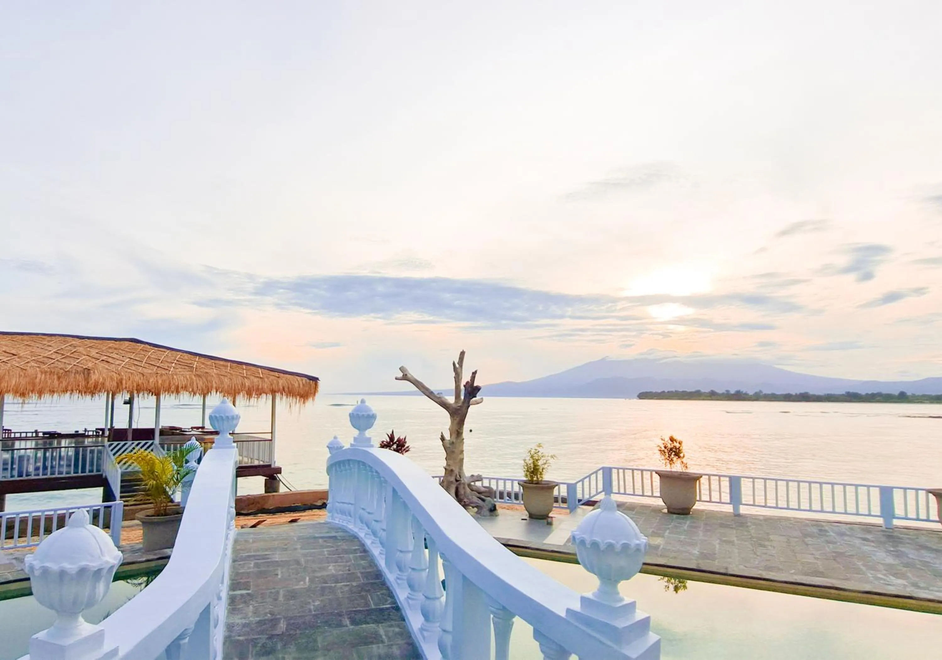 Restaurant/places to eat in Gili Beachfront Suites
