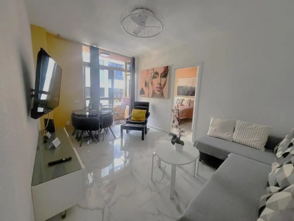 New big flat with balcony 50mts away from beach Parking Optional