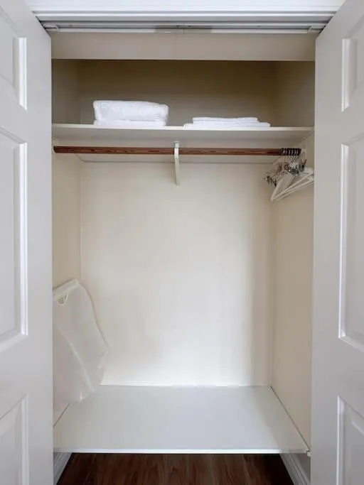 Super Cosy 8Bed & 6Bath in Vancouver heart near to airport and DownTown