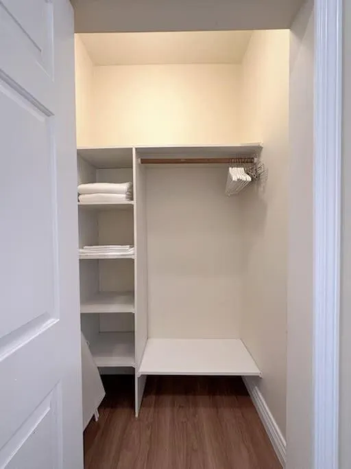 wardrobe in Super Cosy 8Bed & 6Bath in Vancouver heart near to airport and DownTown