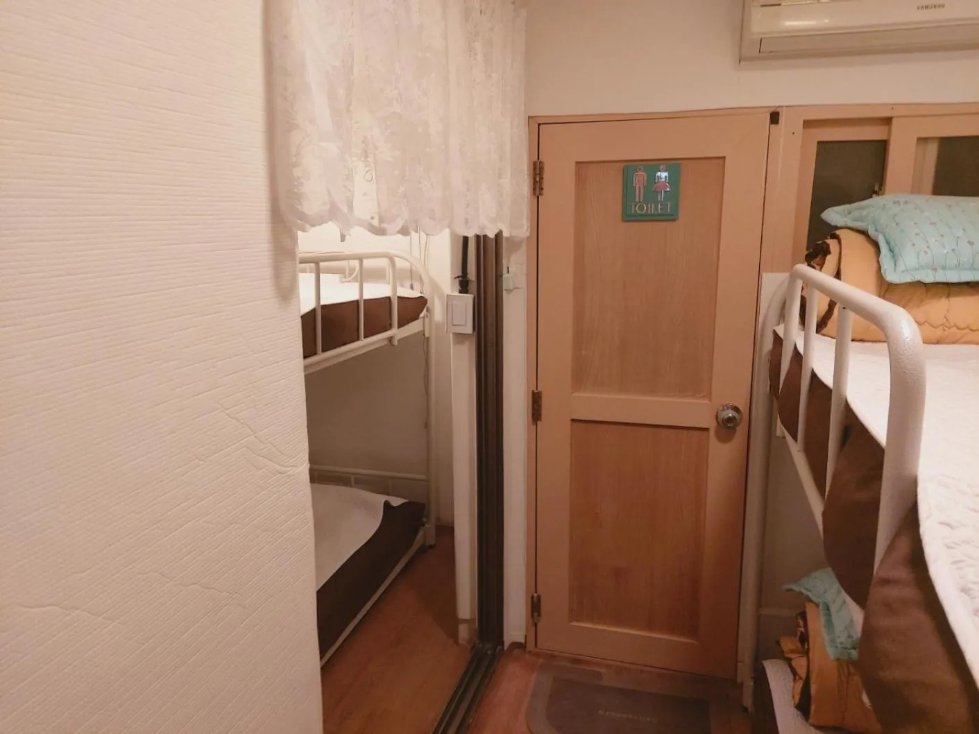 Bed in Seoul Guesthouse Foreigners Only