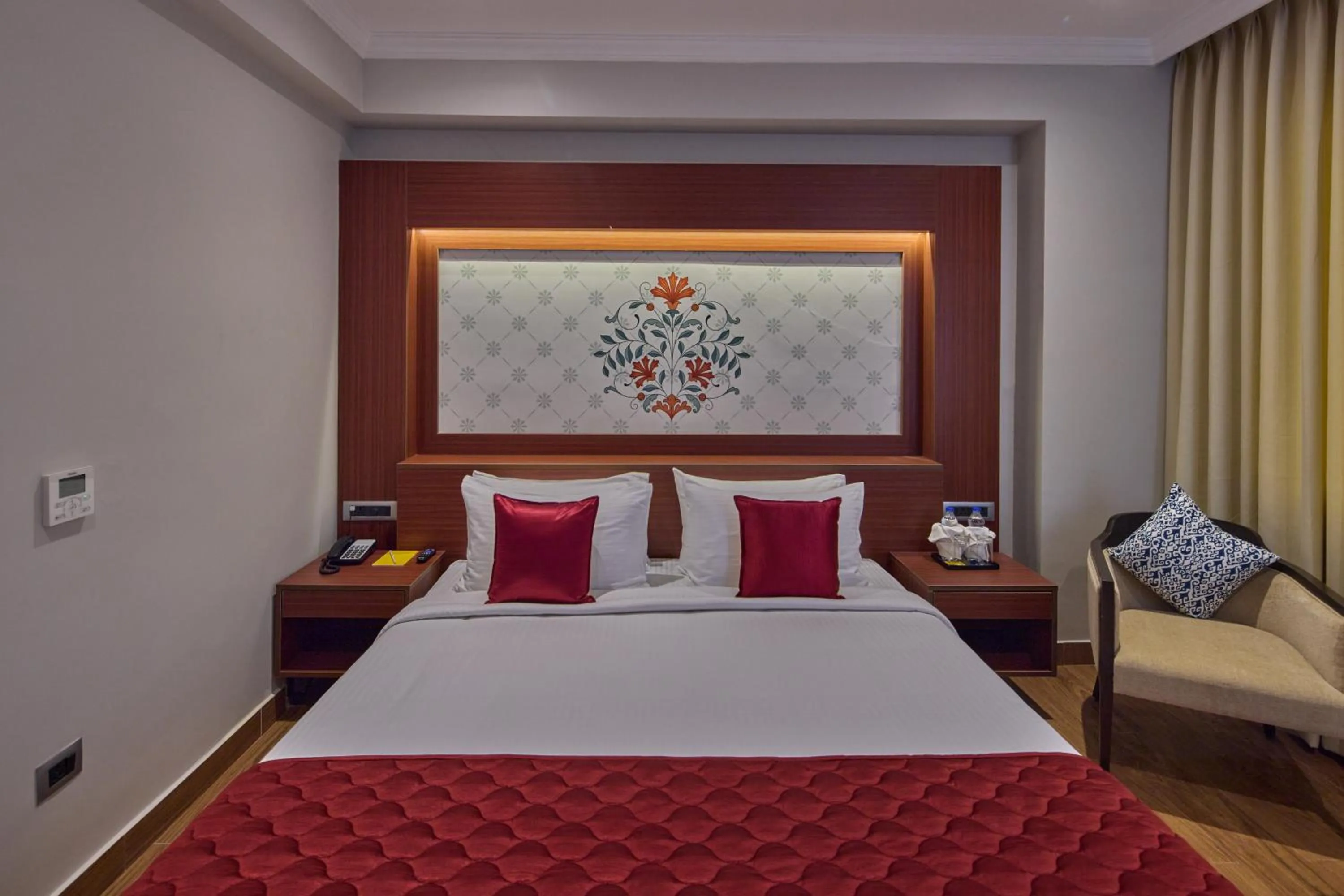 Bedroom, Bed in Golden Tulip Tirupati