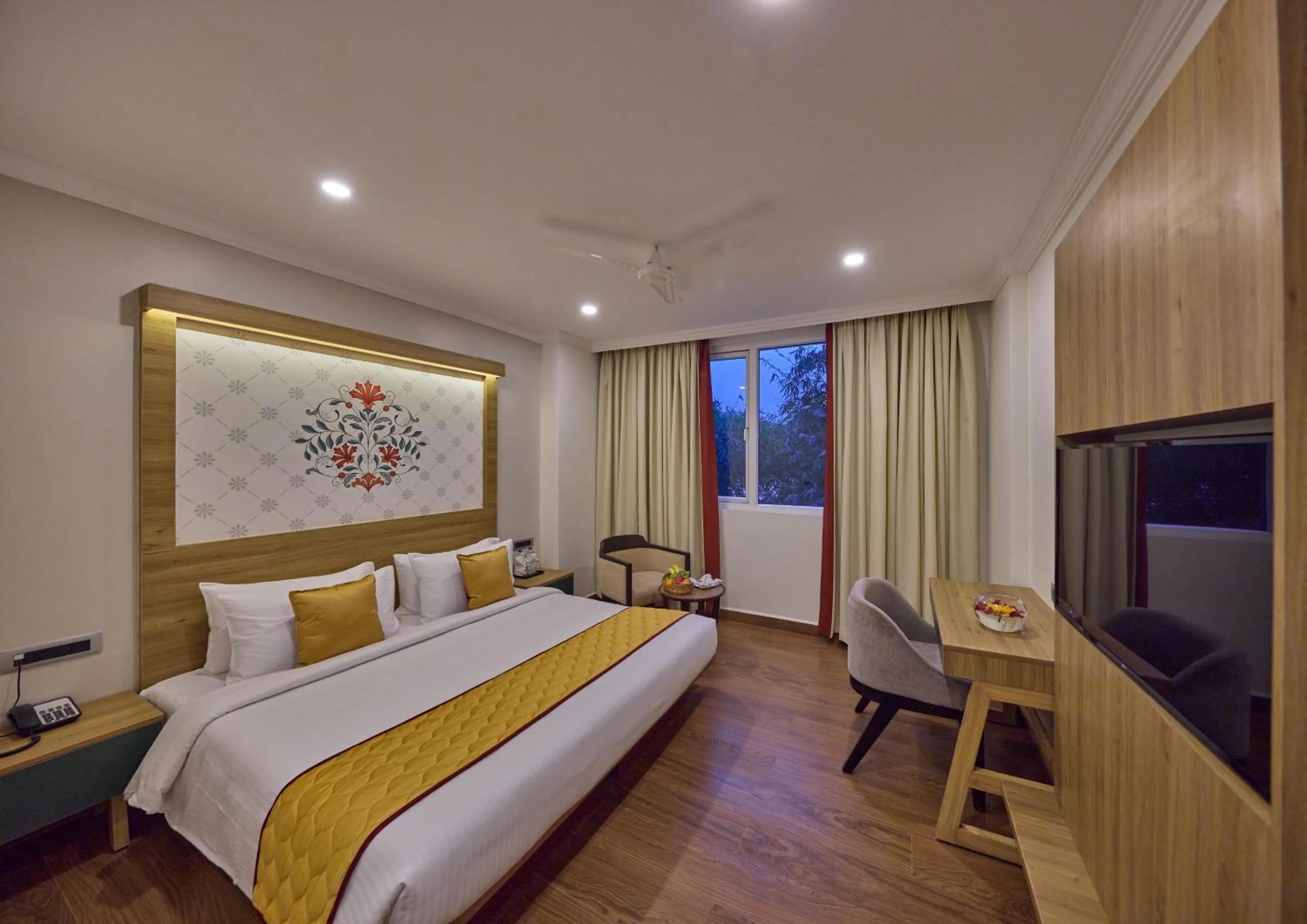 Bedroom, Bed in Golden Tulip Tirupati