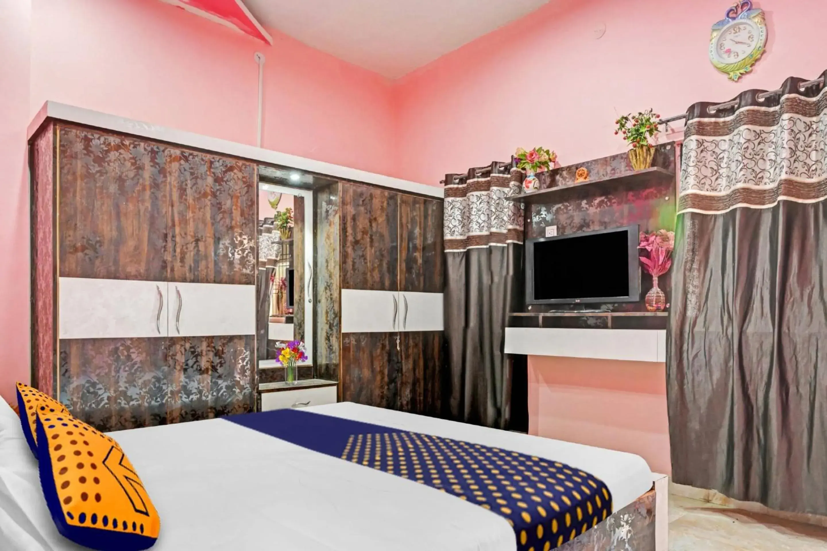 Bedroom, Bed in Super HOTEL O MAA NARMADA Bedroom, Bed in Super HOTEL O MAA NARMADA