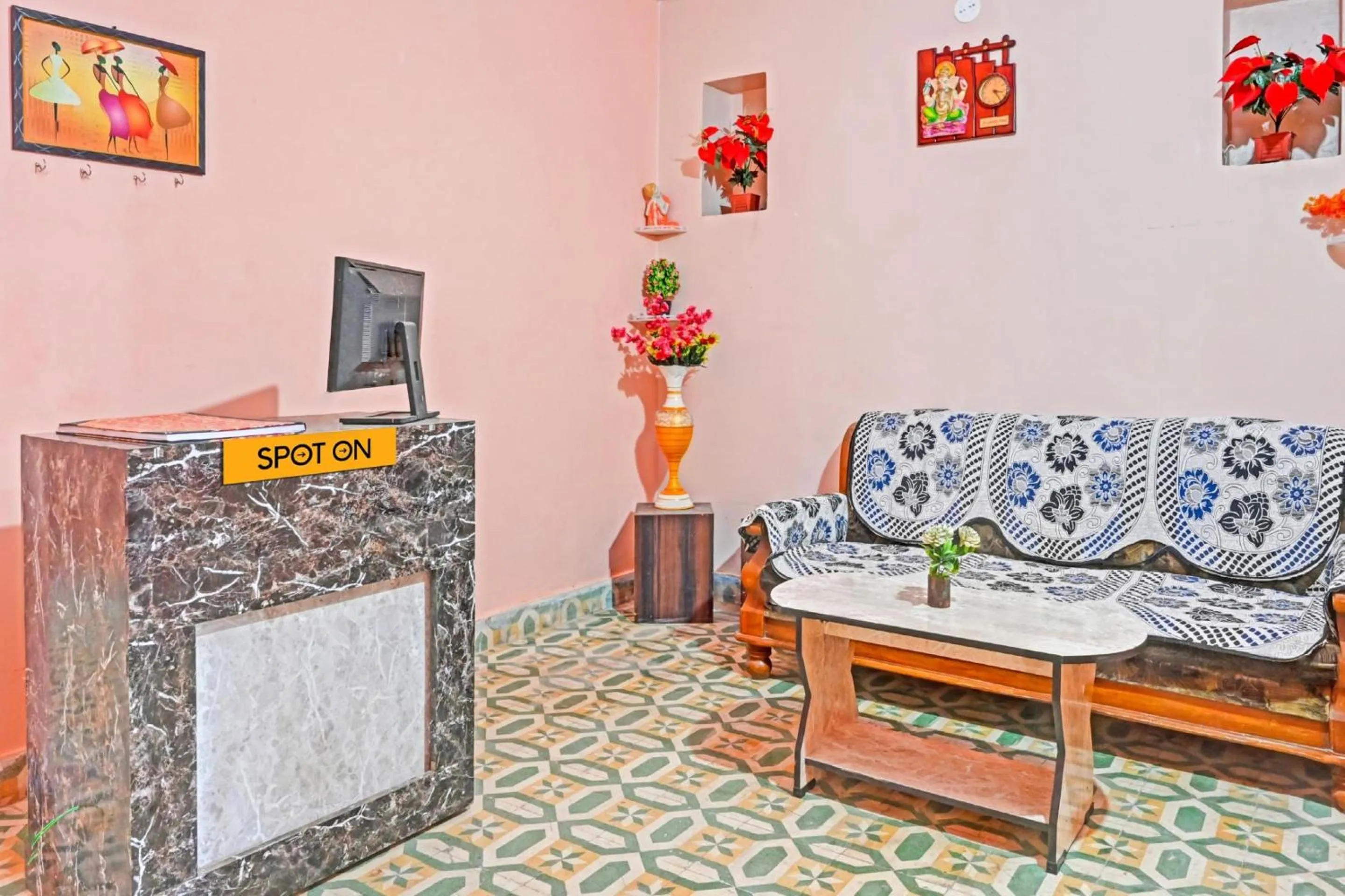 Lobby or reception in Super HOTEL O MAA NARMADA