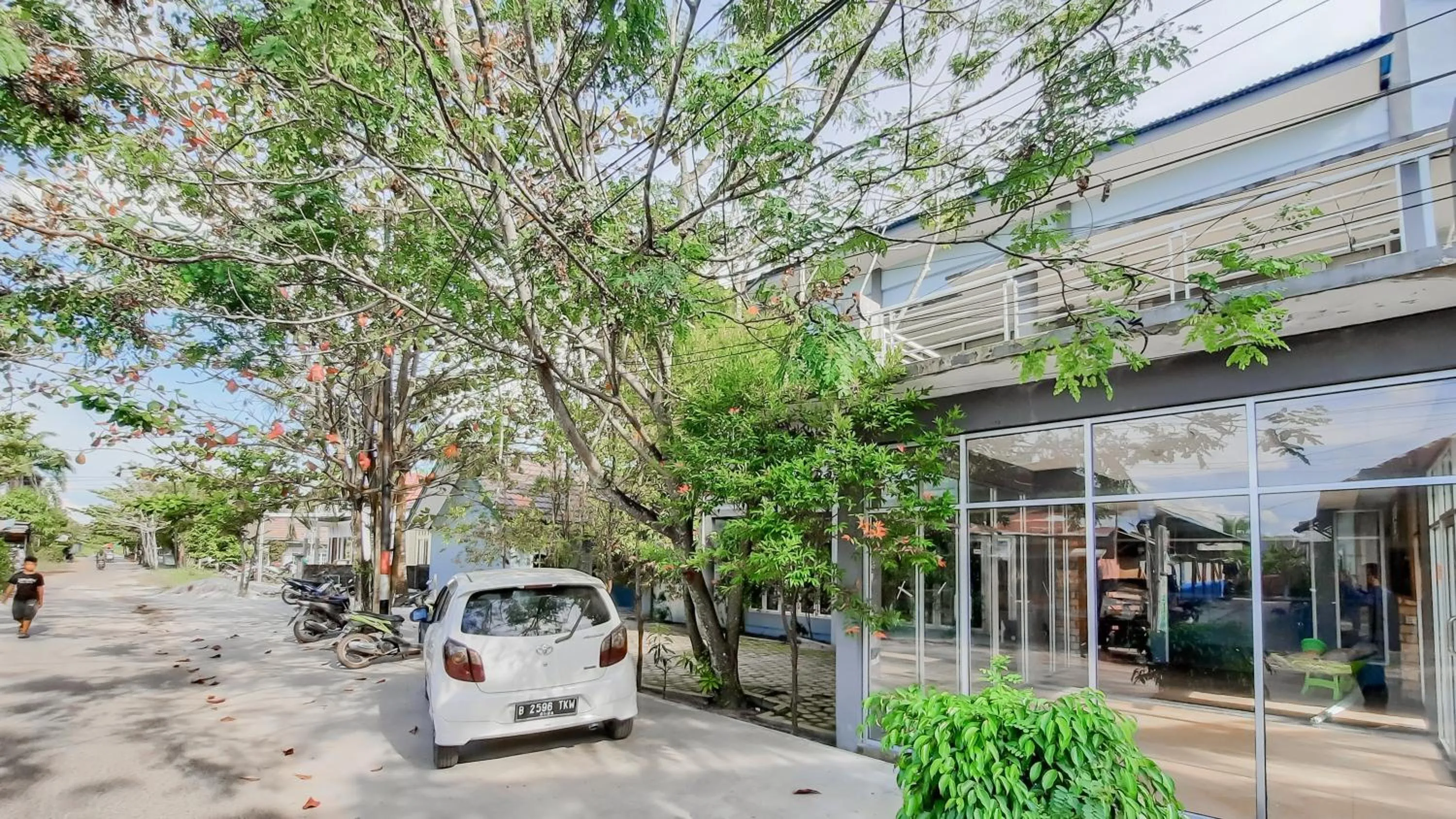 Property building in RedDoorz near Universitas Palangkaraya 3