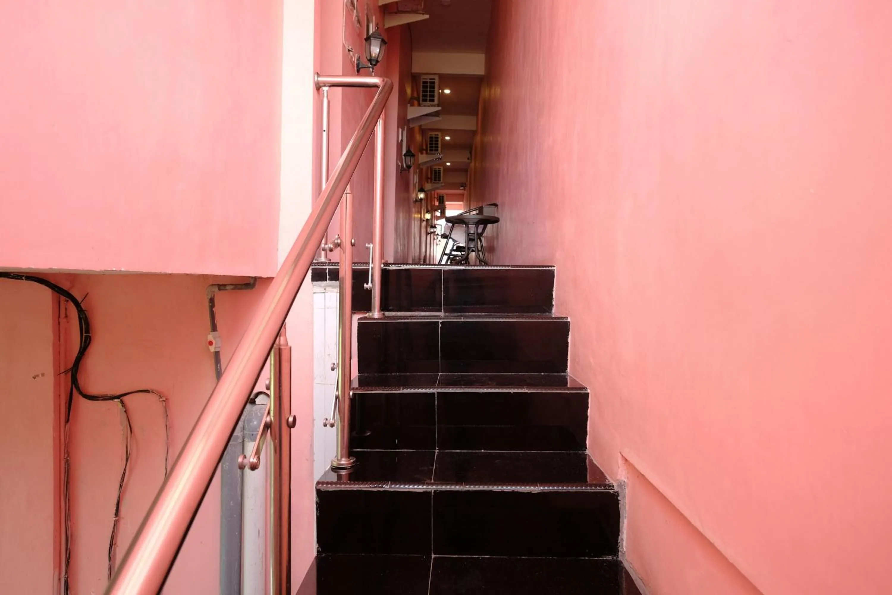 Property building in RedDoorz near Sunrise Mall Mojokerto