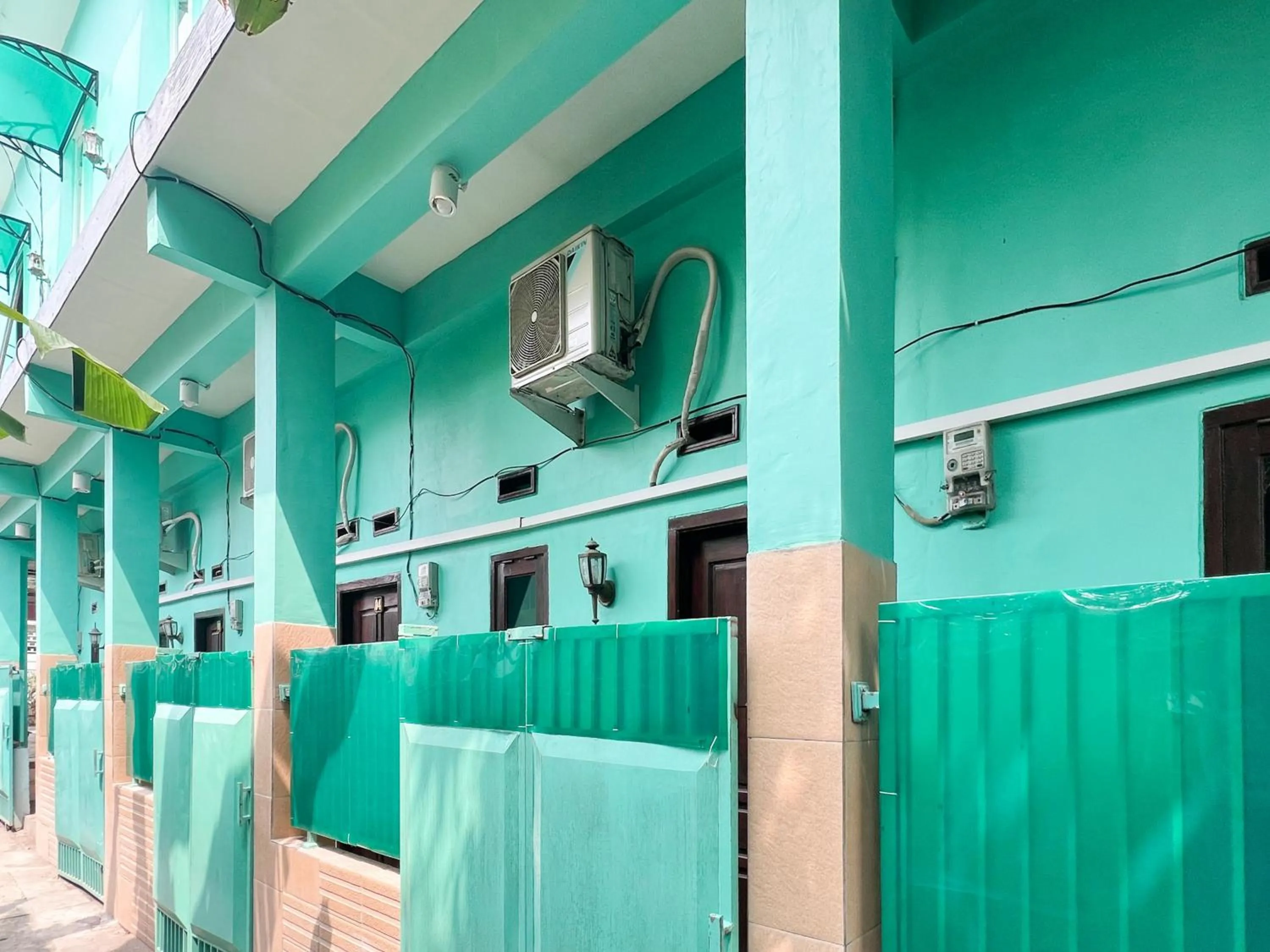 Property building in RedDoorz near Sunrise Mall Mojokerto