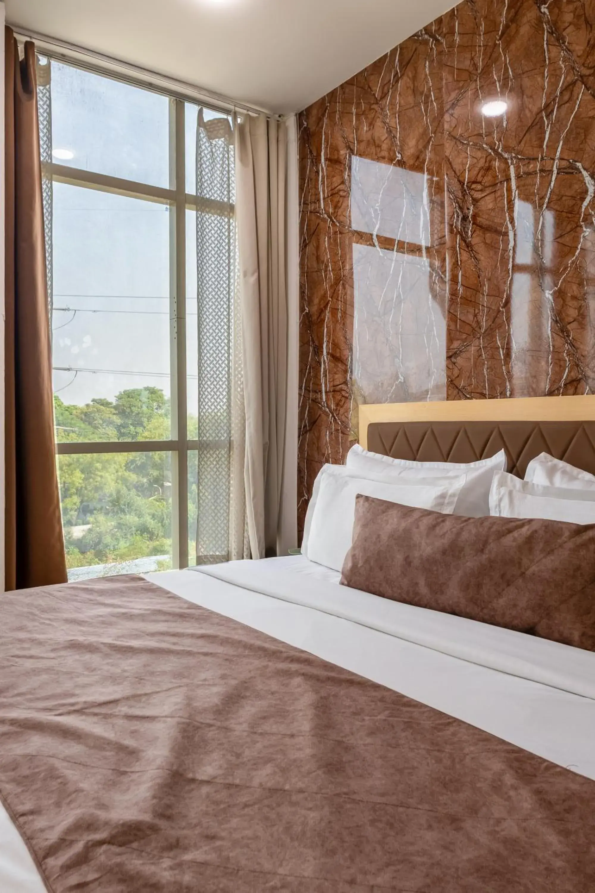 Bed in Hotel Tashree Near T3 - Free Airport Drop Bed in Hotel Tashree Near T3 - Free Airport Drop