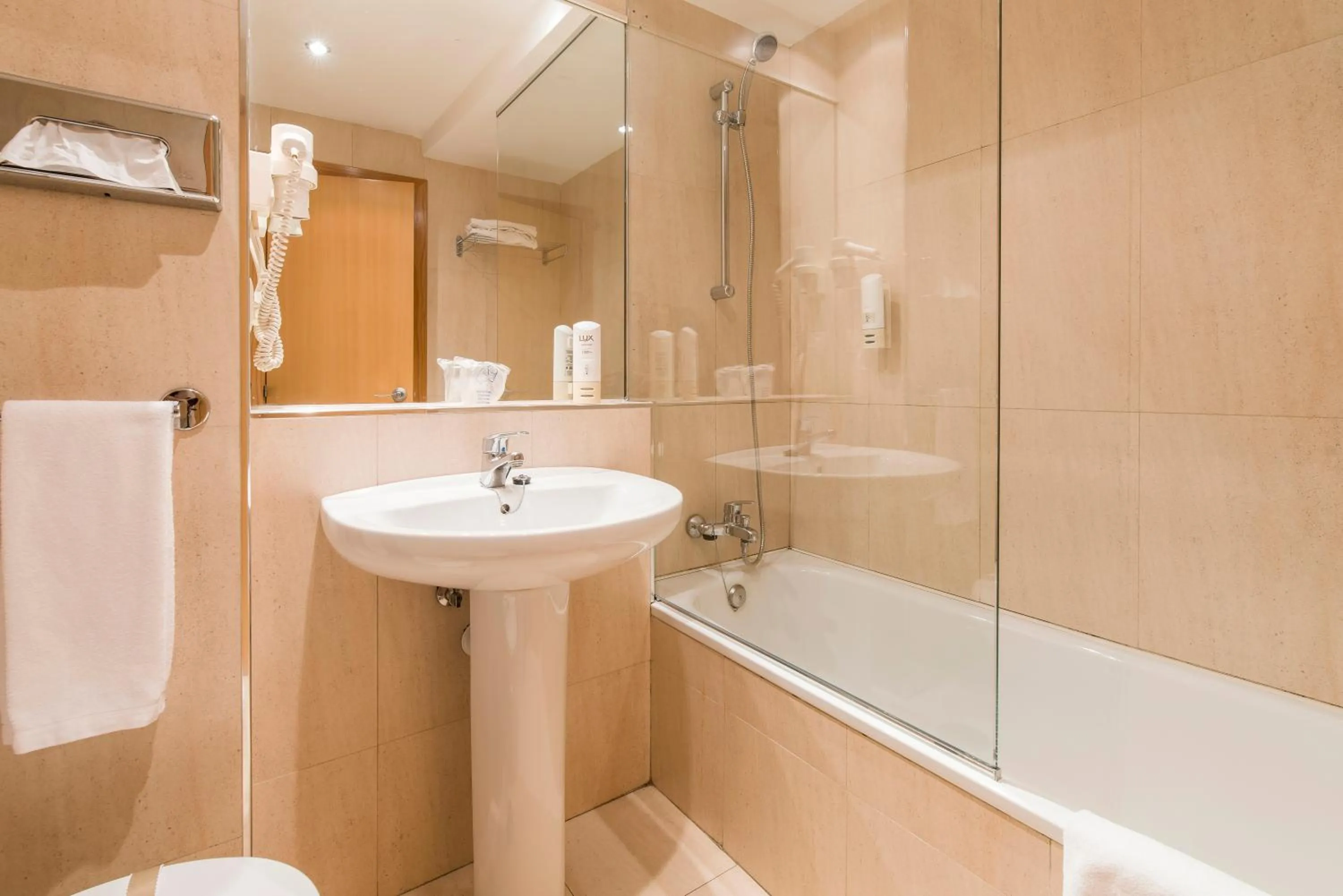 Photo of the whole room in Infanta Mercedes