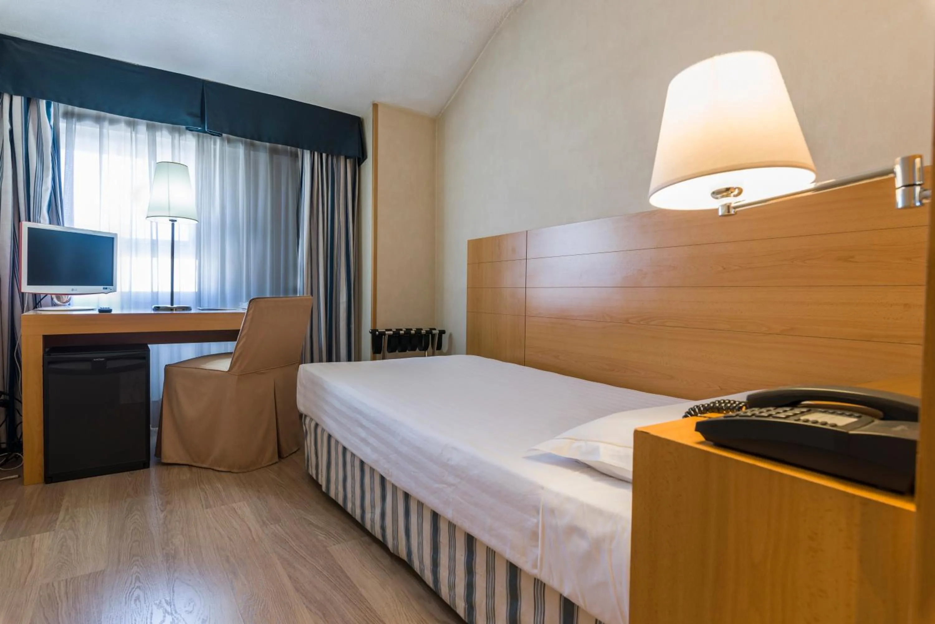 Photo of the whole room, Bed in Infanta Mercedes