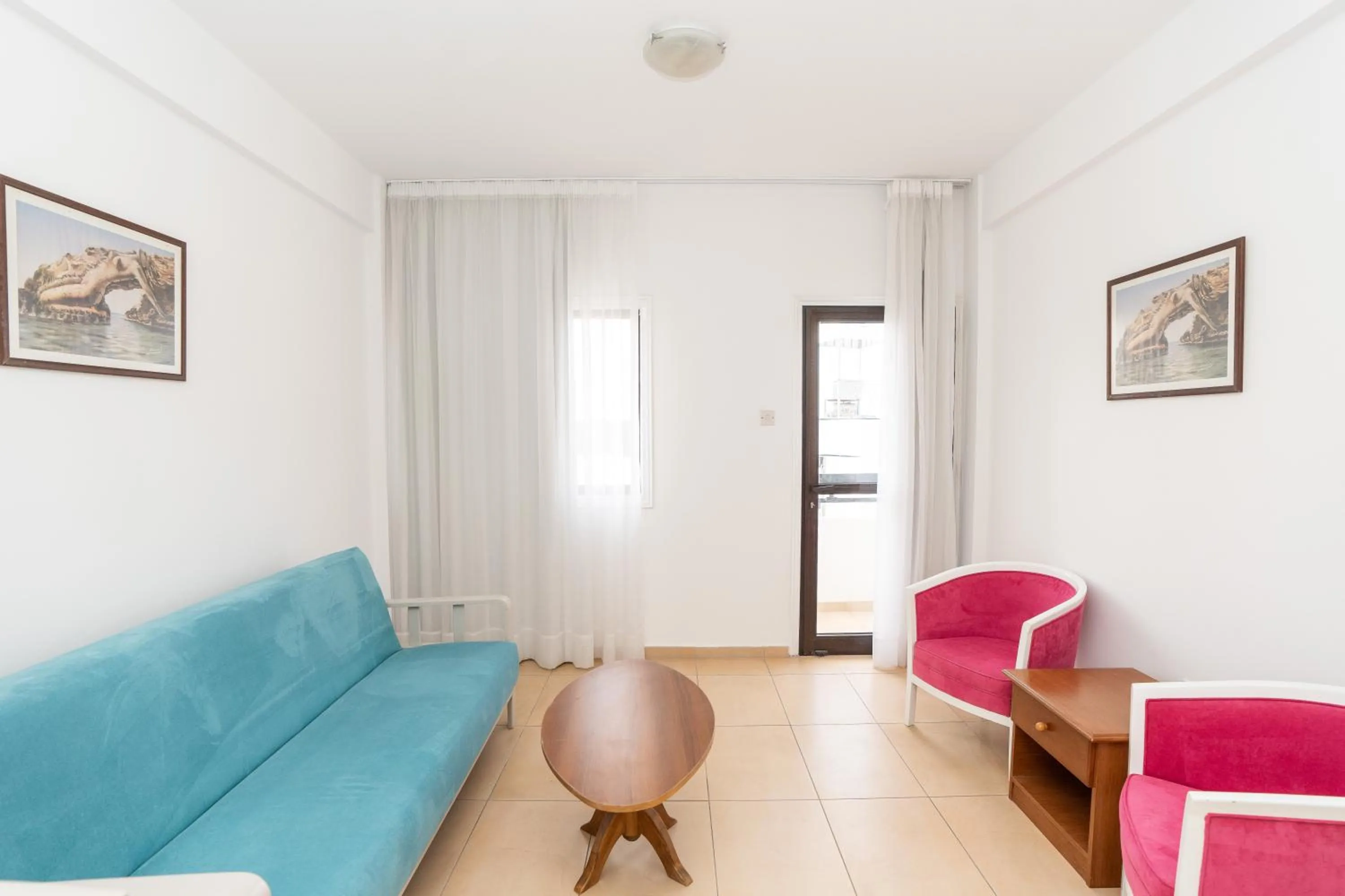 Living room in Flora Hotel Apartments