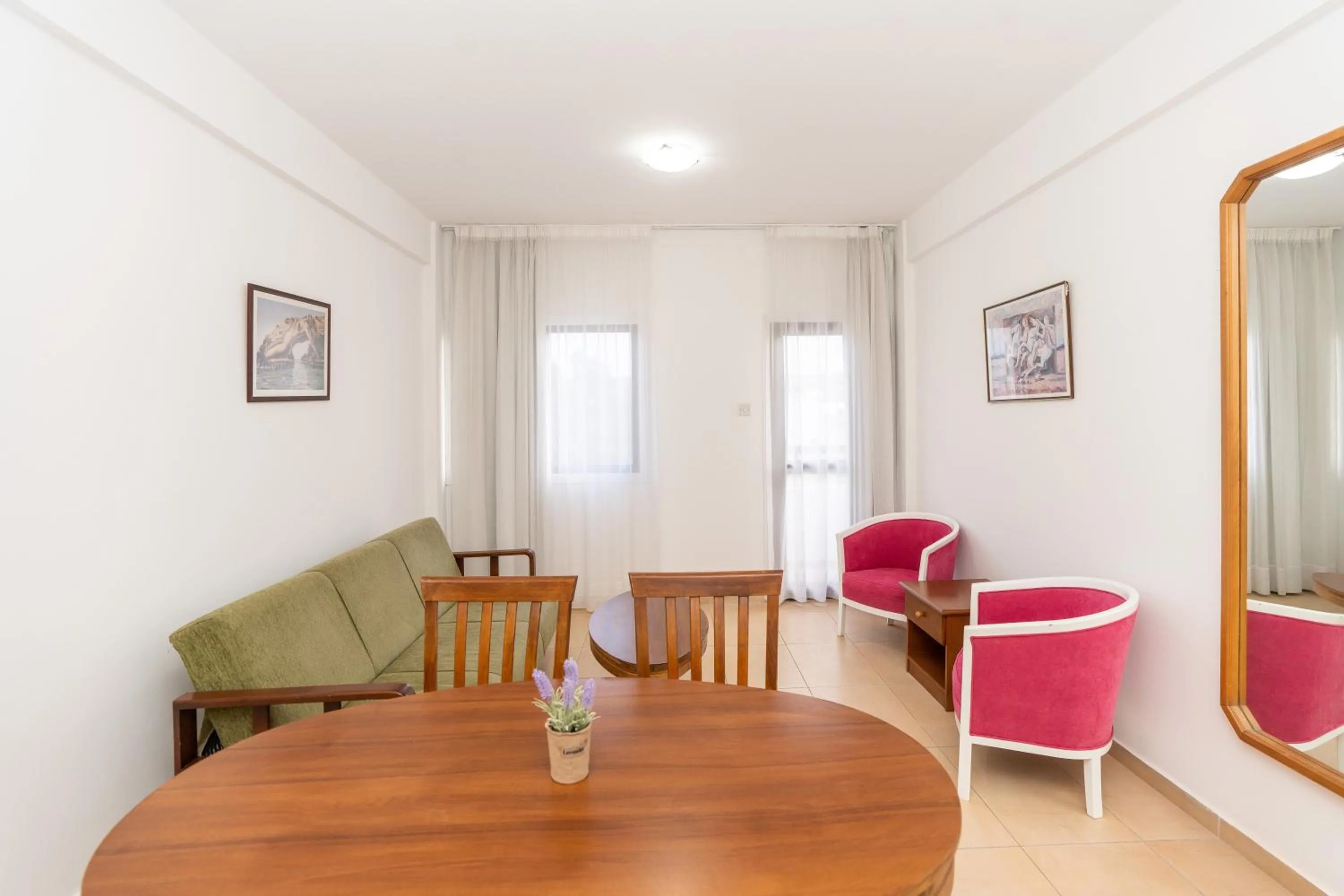 Living room in Flora Hotel Apartments